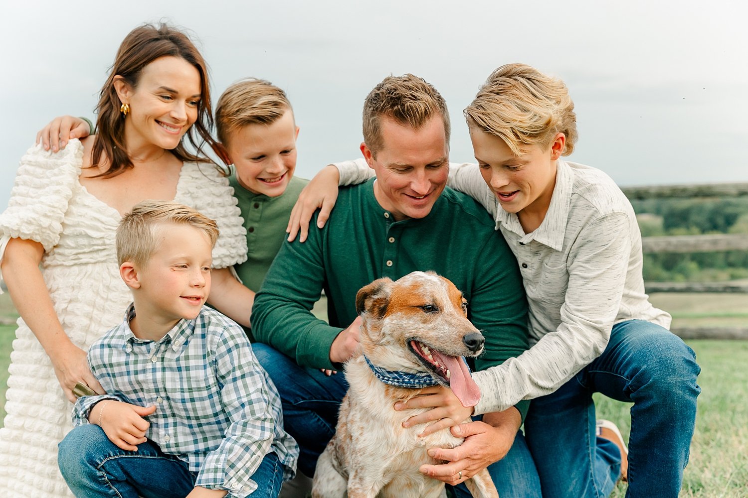 sarah-schmidt-photography-virginia-family-photographer-farm-family-session_0013.jpg