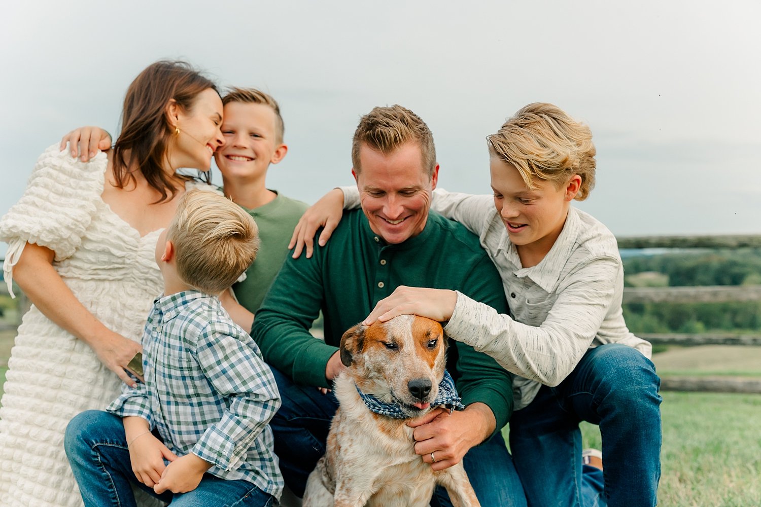 sarah-schmidt-photography-virginia-family-photographer-farm-family-session_0014.jpg