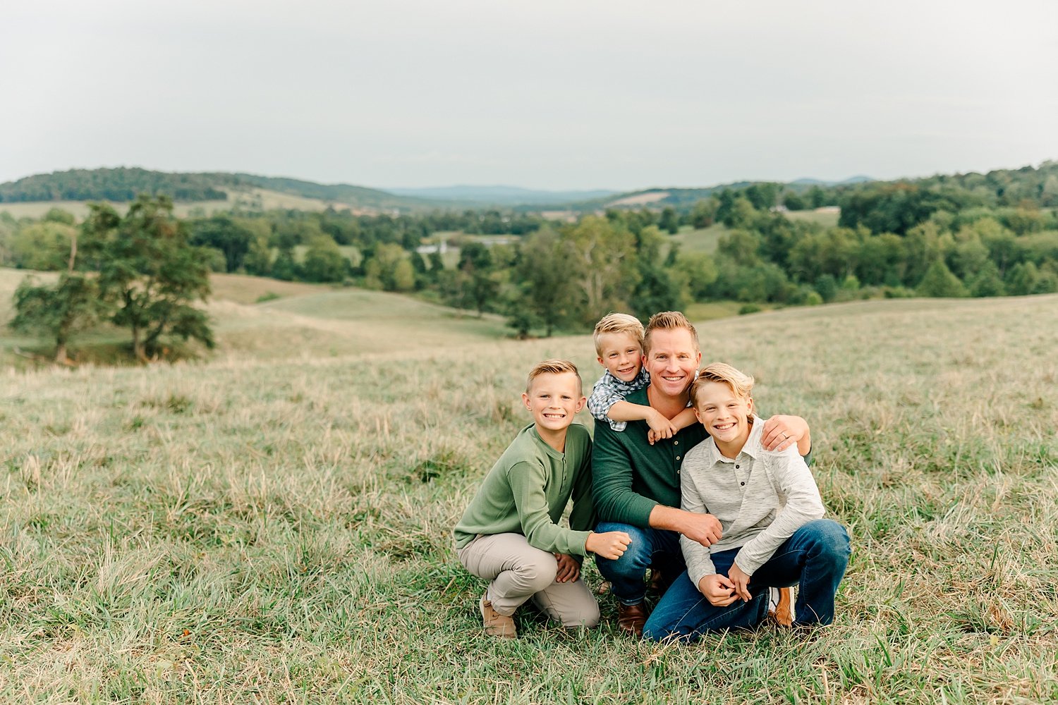 sarah-schmidt-photography-virginia-family-photographer-farm-family-session_0024.jpg