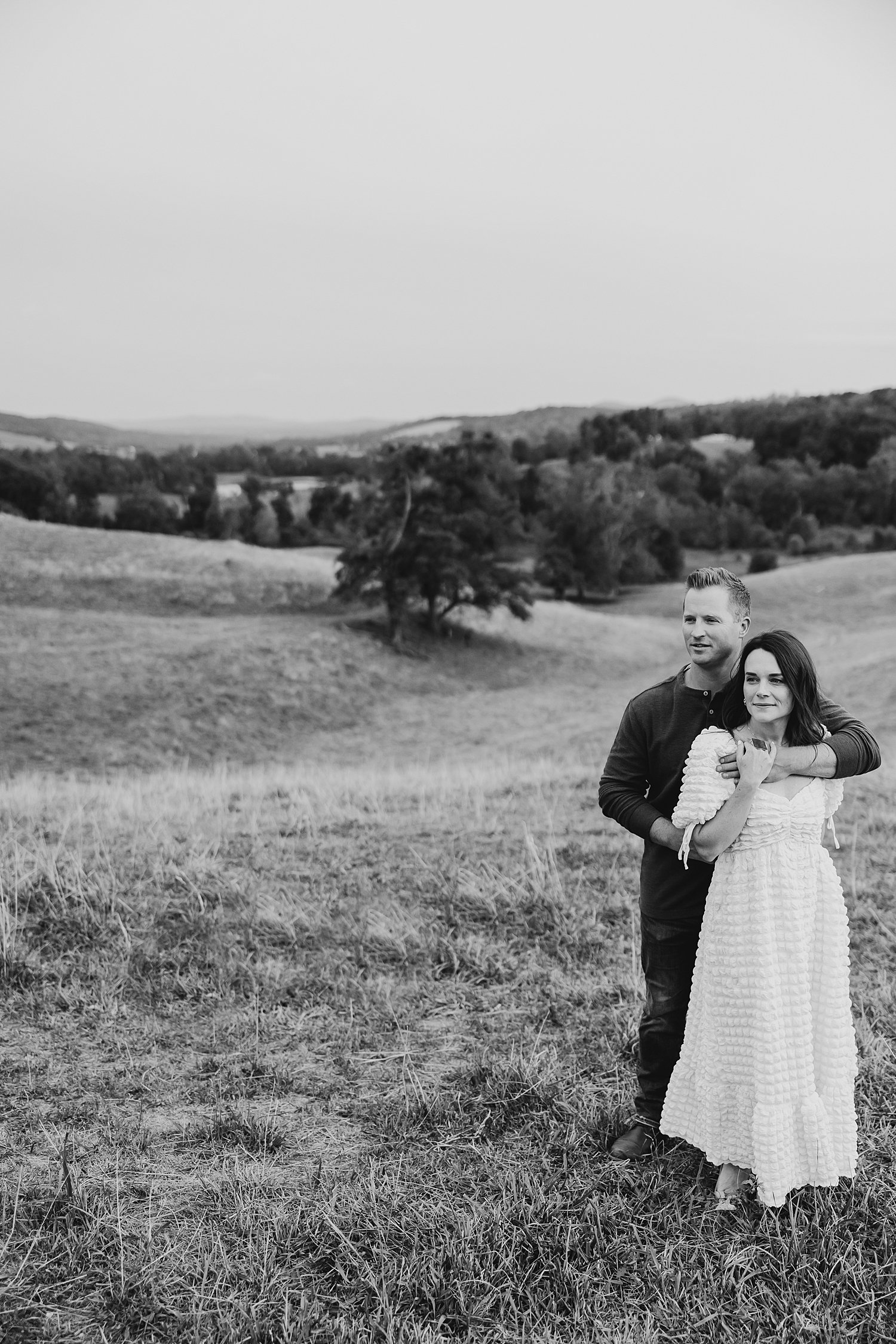 sarah-schmidt-photography-virginia-family-photographer-farm-family-session_0028.jpg