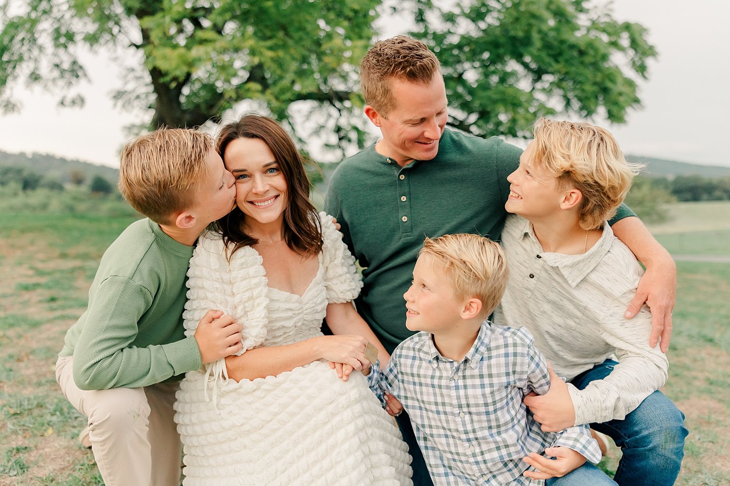 sarah-schmidt-photography-virginia-family-photographer-farm-family-session_0035.jpg