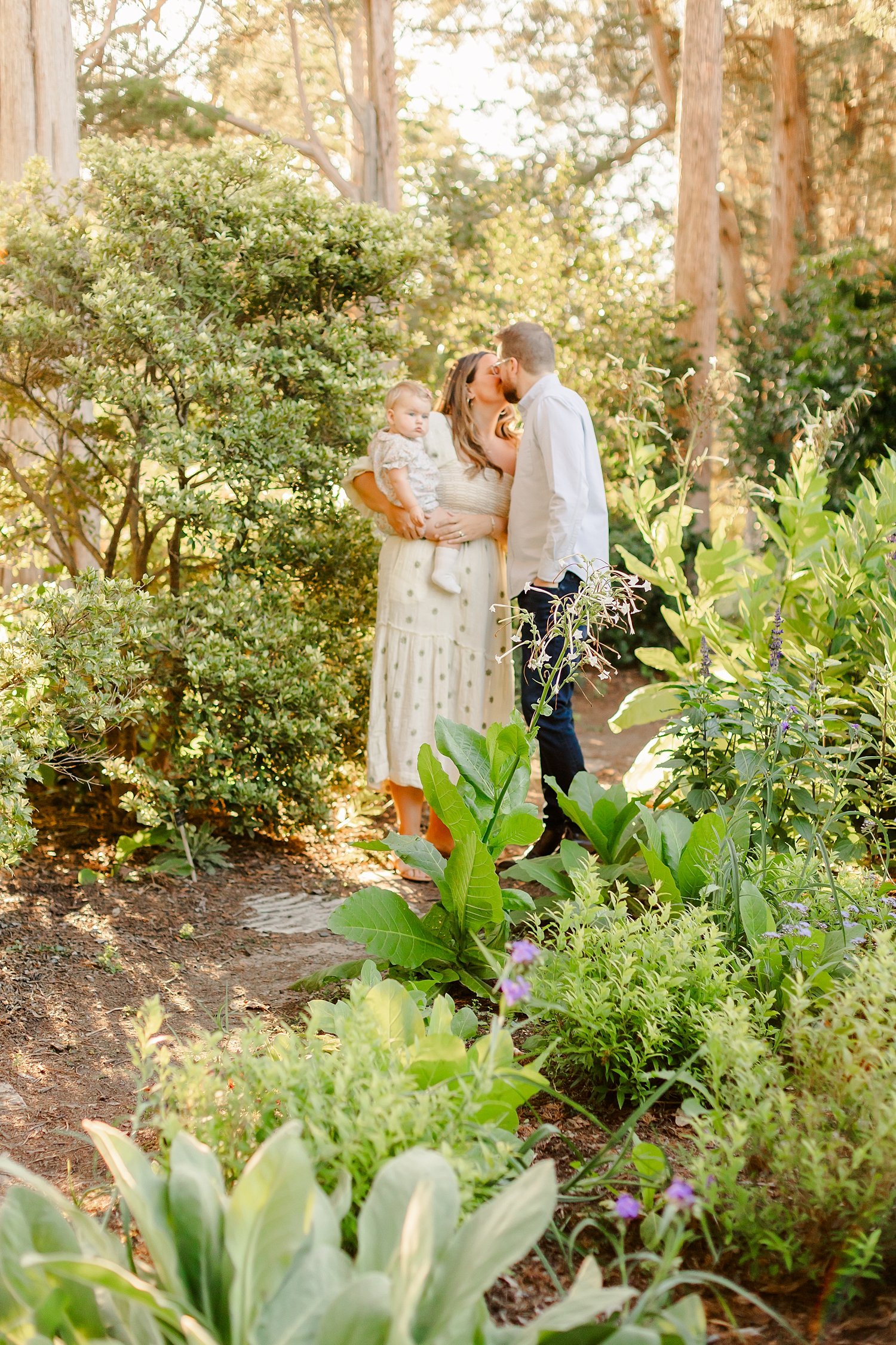 sarah-schmidt-photography-virginia-family-photographer-golden-hour-outdoor-family-midi-sesson_0014.jpg