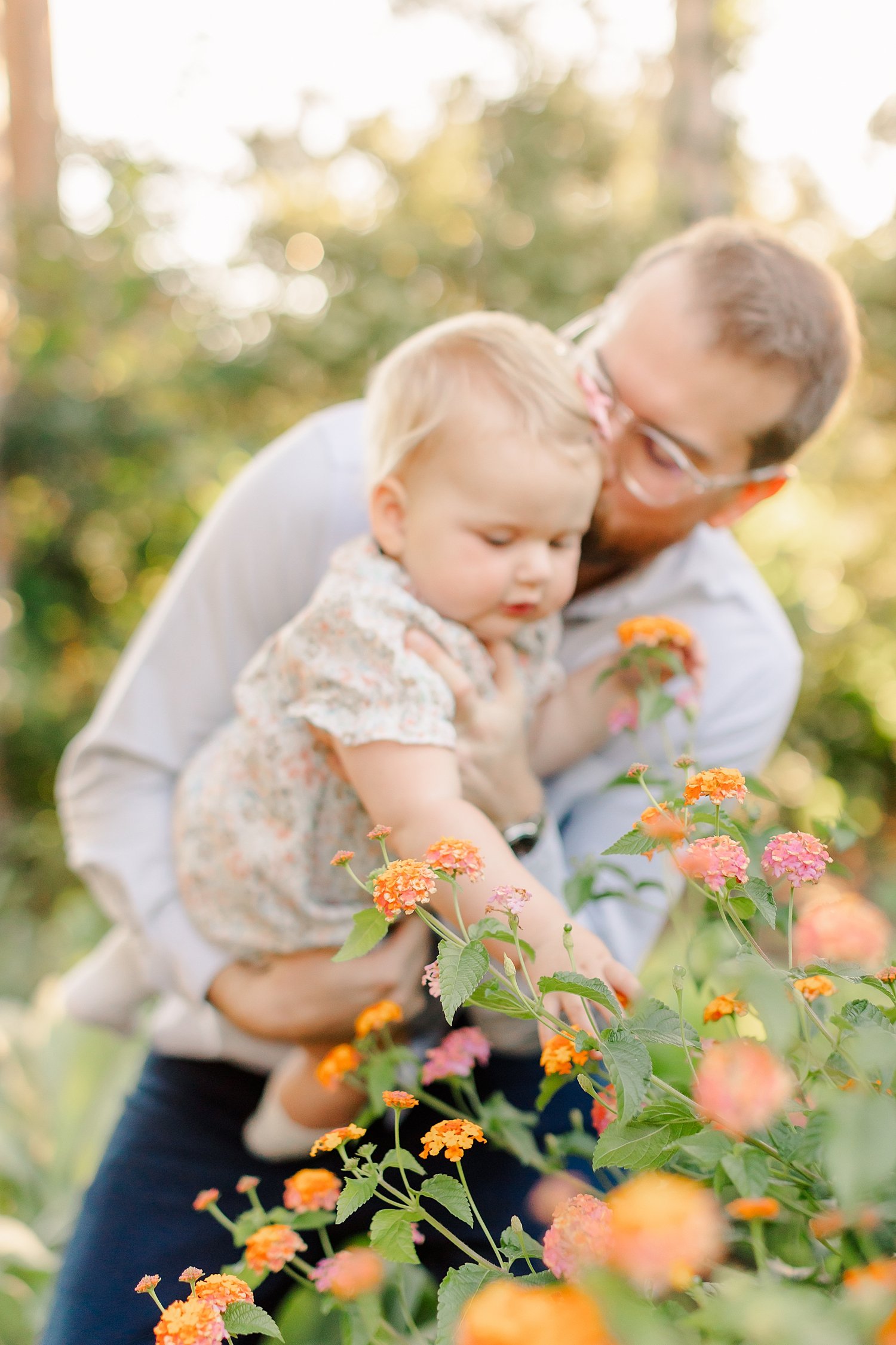 sarah-schmidt-photography-virginia-family-photographer-golden-hour-outdoor-family-midi-sesson_0016.jpg