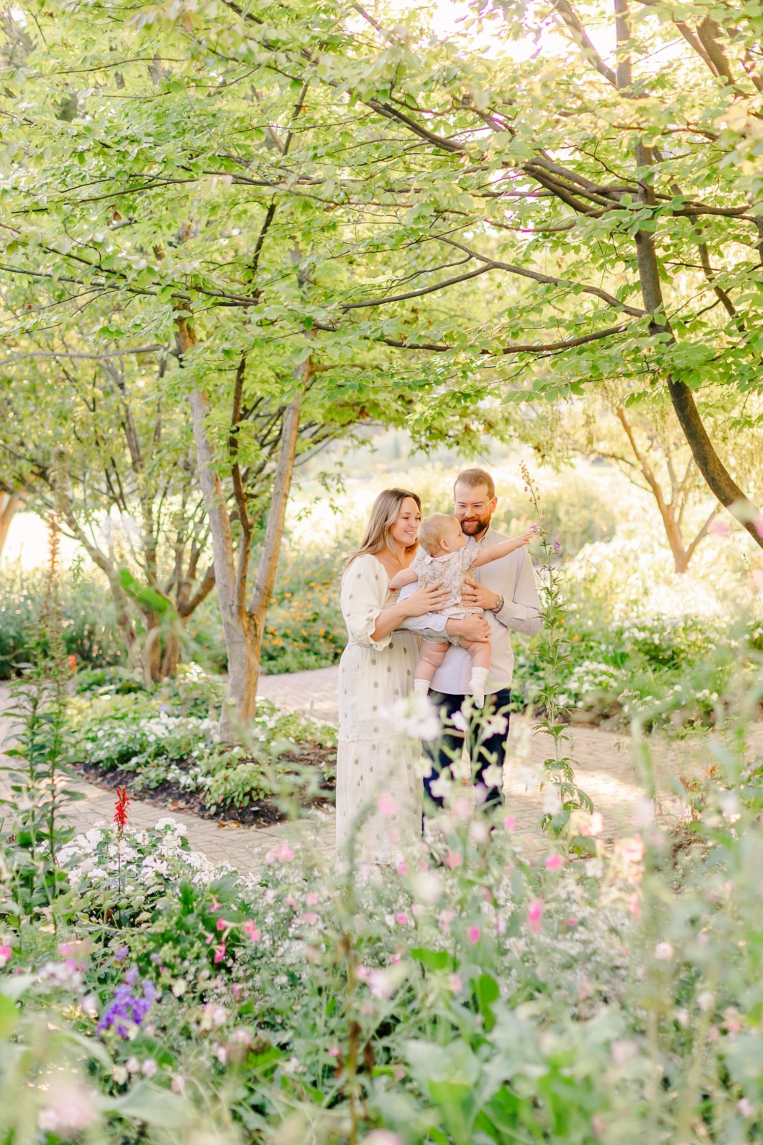 sarah-schmidt-photography-virginia-family-photographer-golden-hour-outdoor-family-midi-sesson_0020.jpg