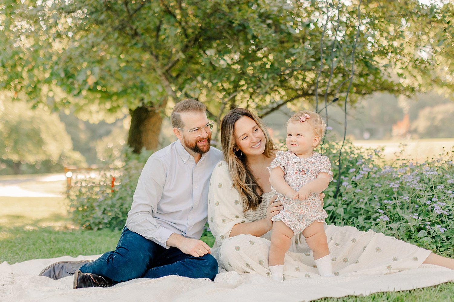 sarah-schmidt-photography-virginia-family-photographer-golden-hour-outdoor-family-midi-sesson_0026.jpg