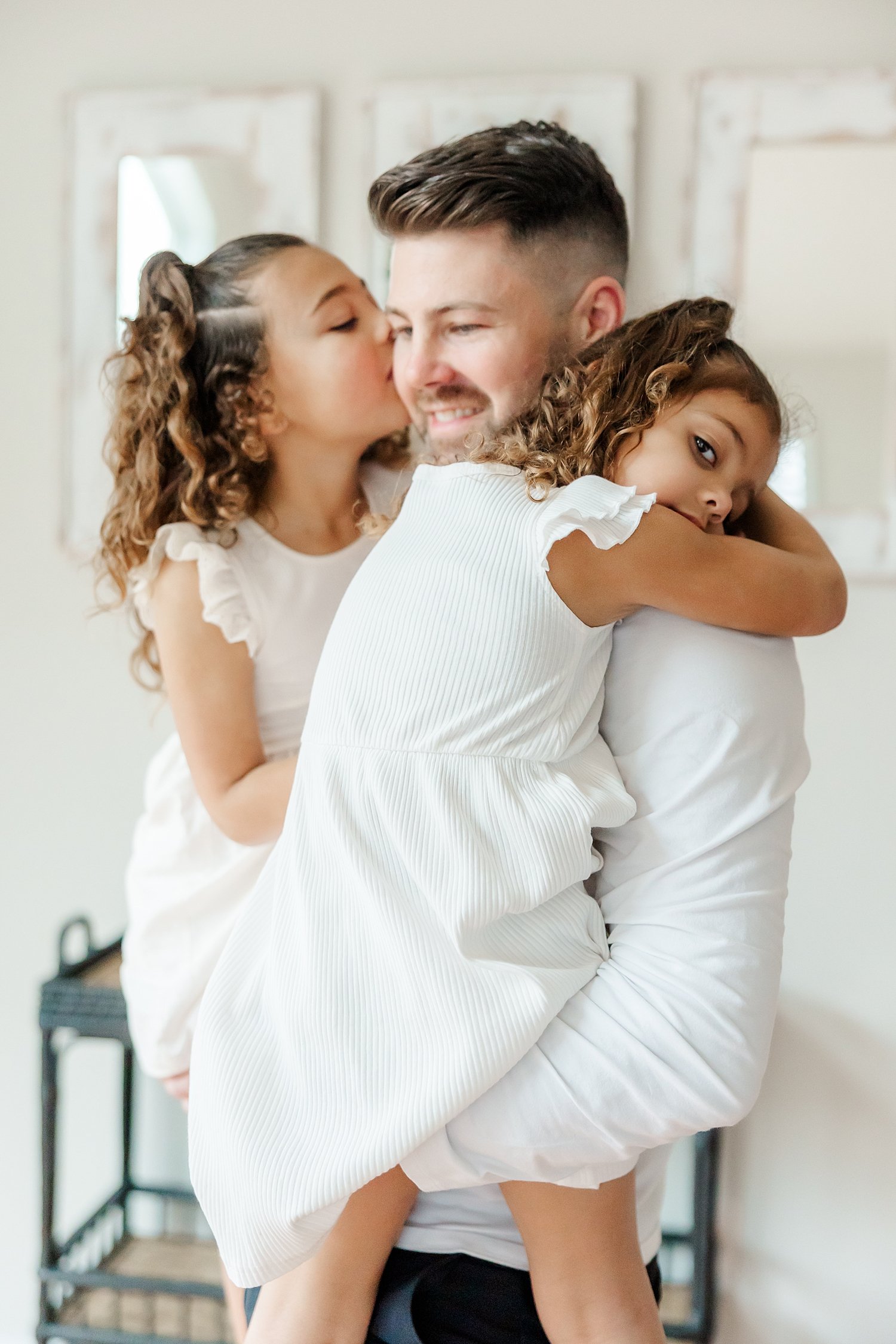 sarah-schmidt-photography-virginia-family-photographer-joyful-authentic-in-home-lifestyle-family-session_0080.jpg