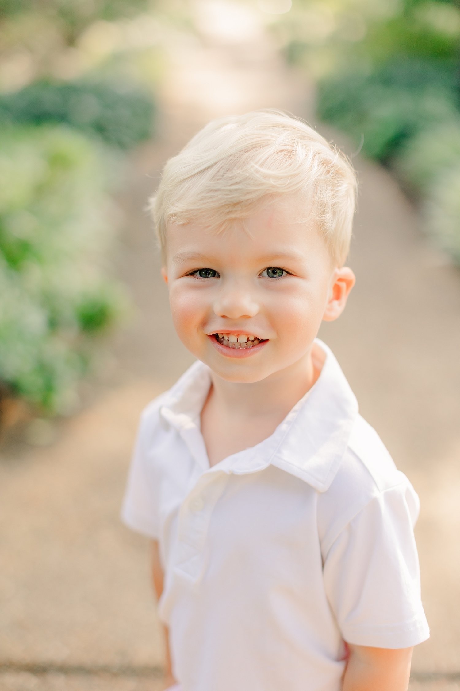 sarah-schmidt-photography-virginia-family-photographer-joyful-spring-garden-family-session_0003.jpg