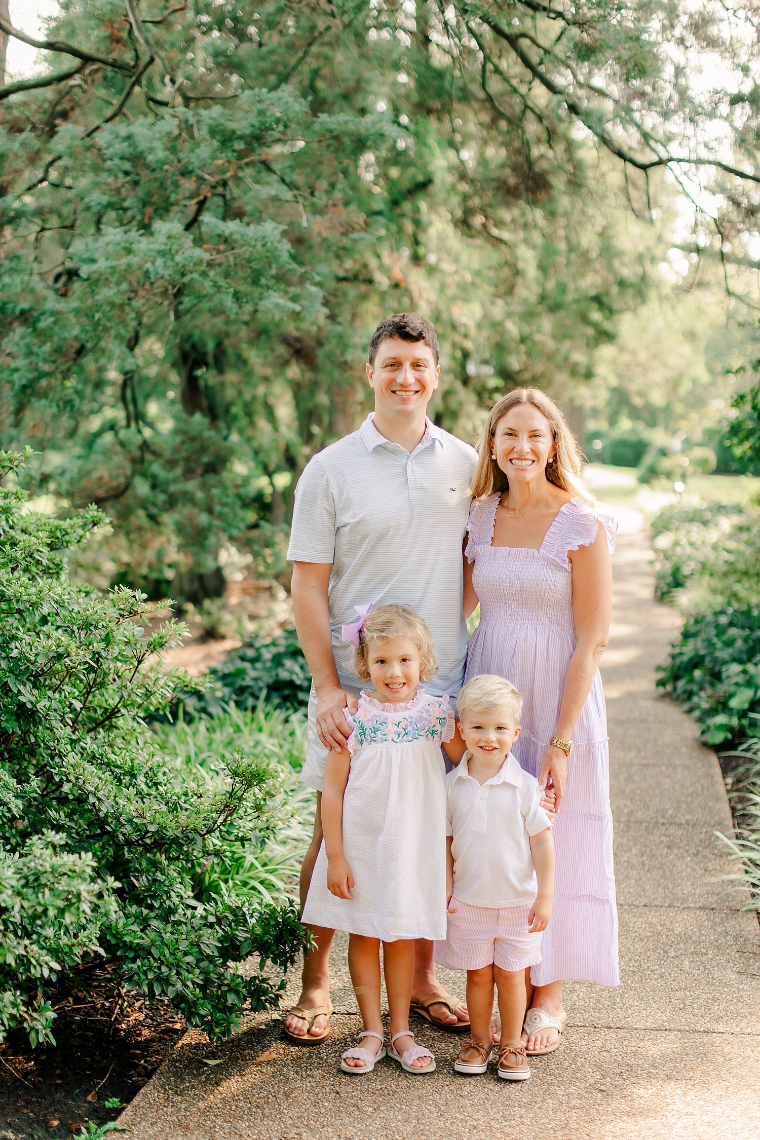 sarah-schmidt-photography-virginia-family-photographer-joyful-spring-garden-family-session_0005.jpg