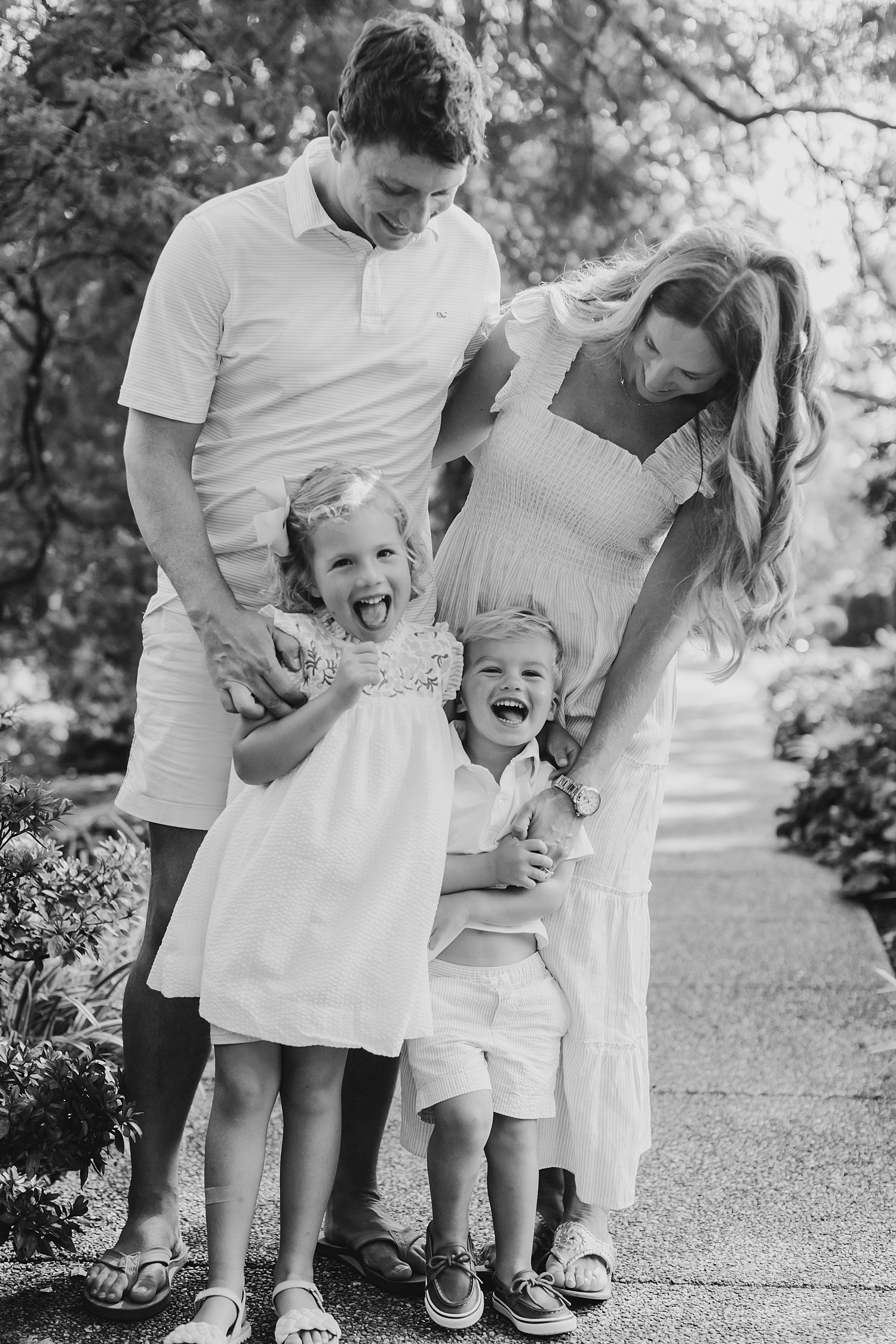 sarah-schmidt-photography-virginia-family-photographer-joyful-spring-garden-family-session_0006.jpg