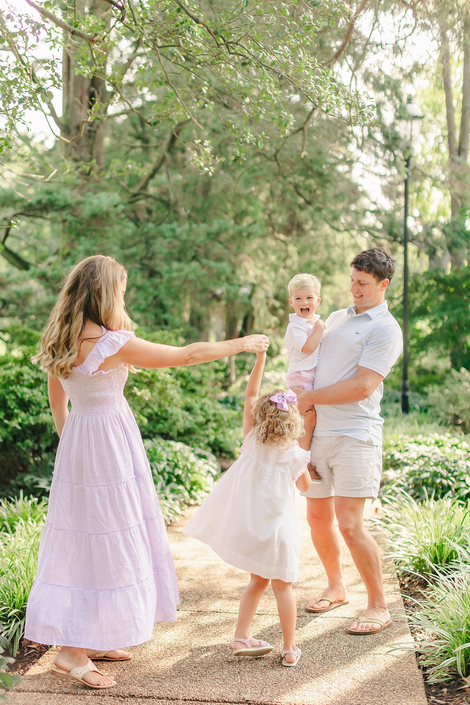 sarah-schmidt-photography-virginia-family-photographer-joyful-spring-garden-family-session_0011.jpg