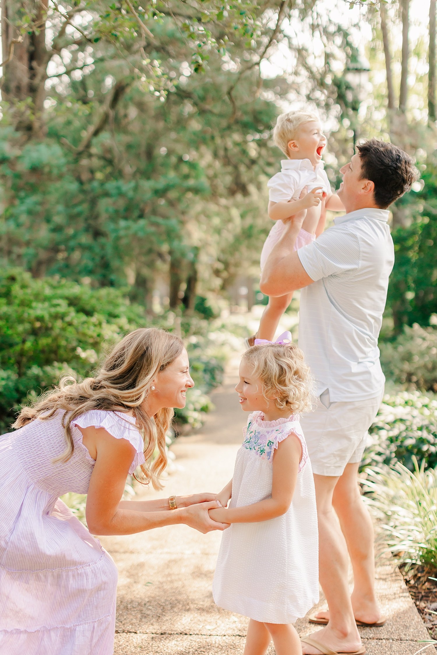 sarah-schmidt-photography-virginia-family-photographer-joyful-spring-garden-family-session_0013.jpg