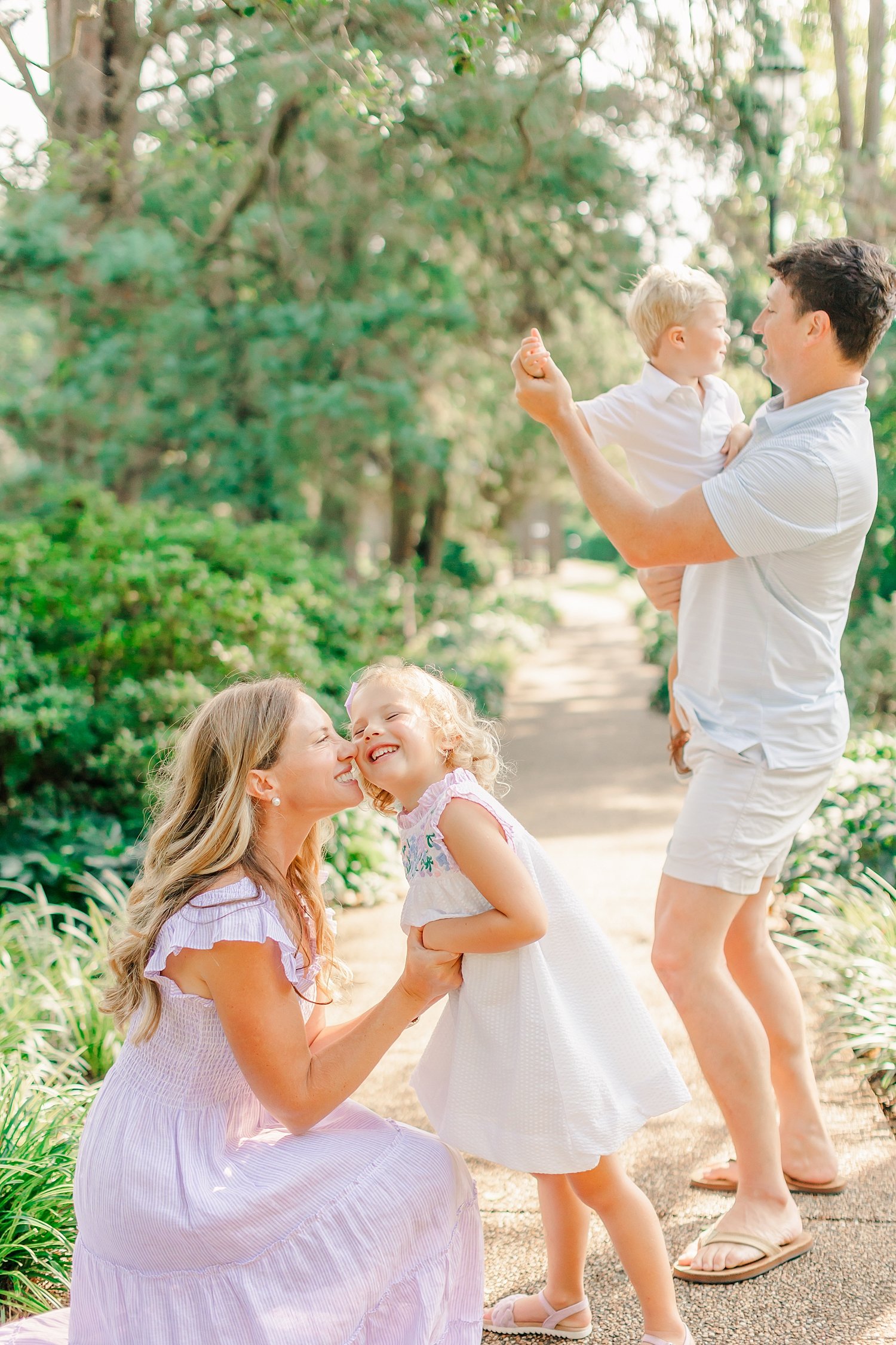 sarah-schmidt-photography-virginia-family-photographer-joyful-spring-garden-family-session_0014.jpg