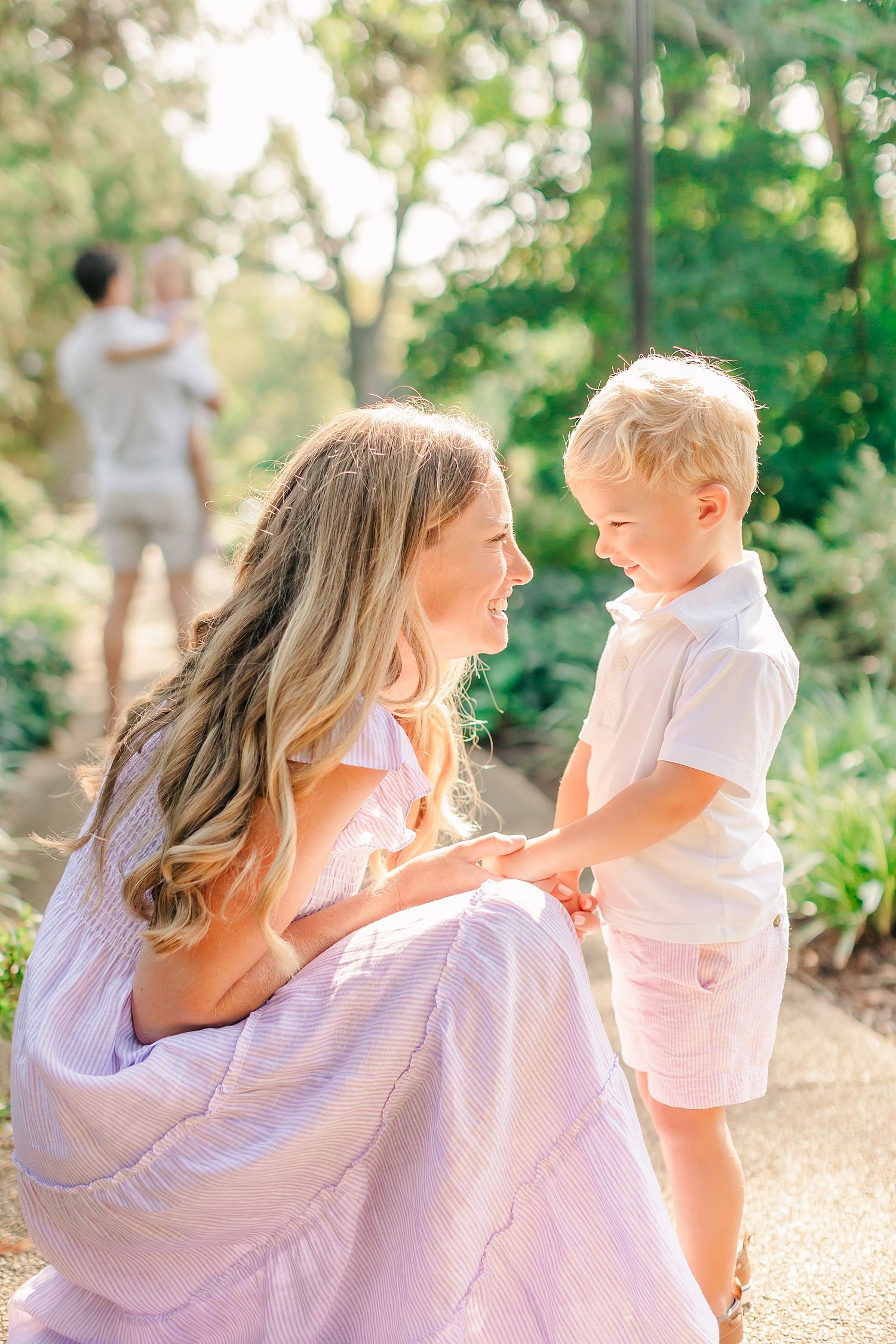 sarah-schmidt-photography-virginia-family-photographer-joyful-spring-garden-family-session_0018.jpg