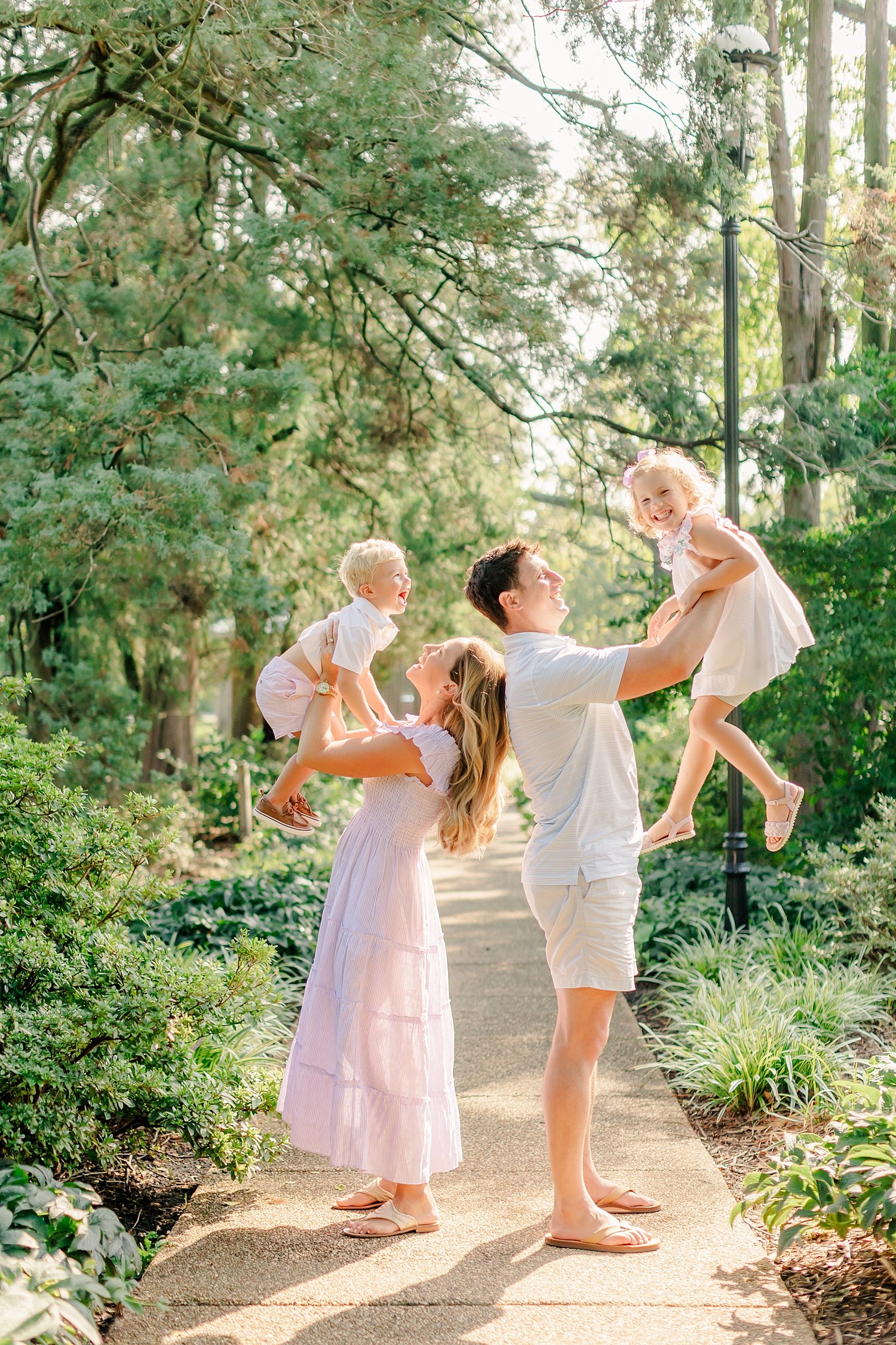 sarah-schmidt-photography-virginia-family-photographer-joyful-spring-garden-family-session_0024.jpg