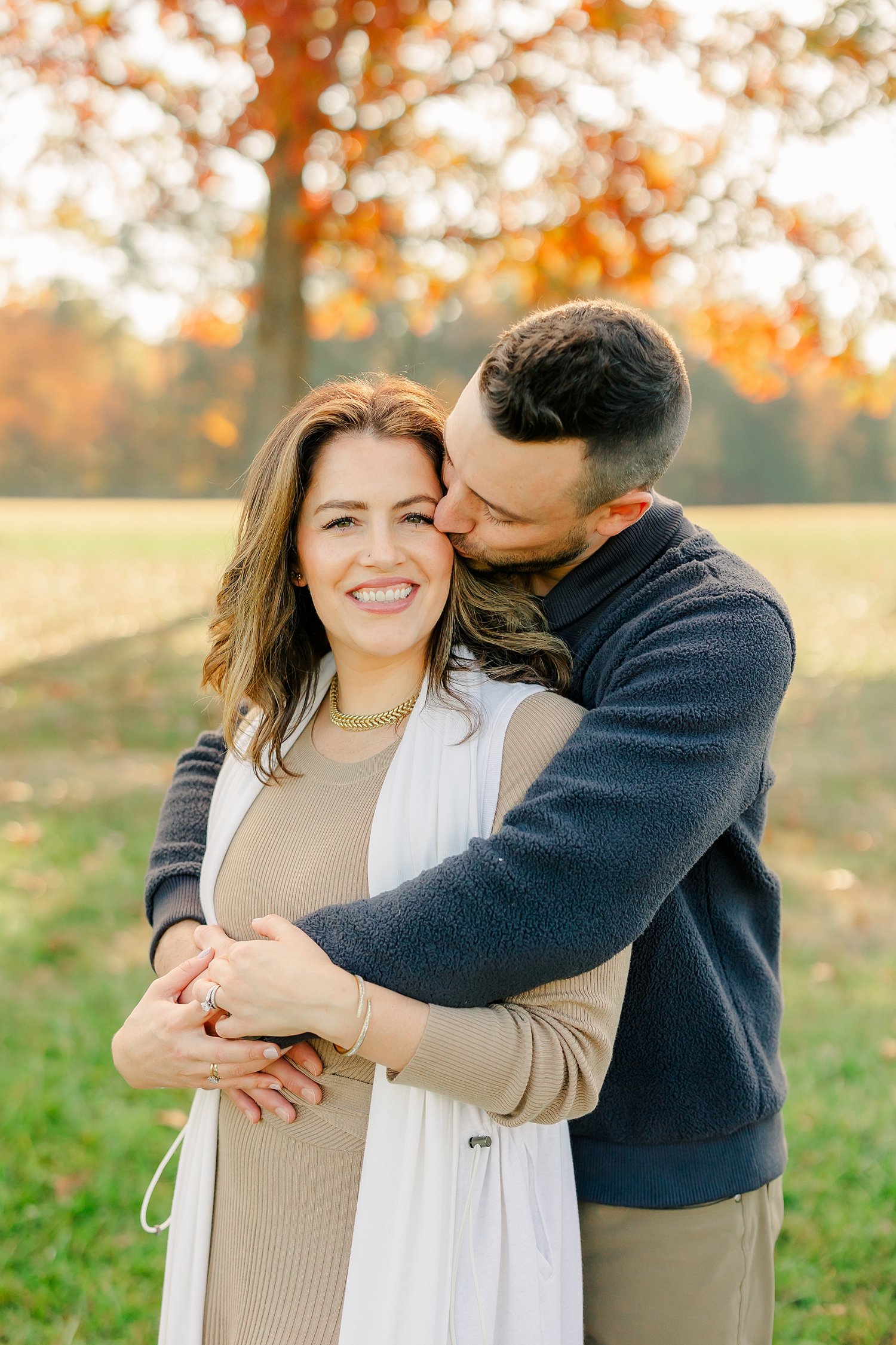 sarah-schmidt-photography-virginia-family-photographer-outdoor-fall-field-family-session-2023_0045.jpg