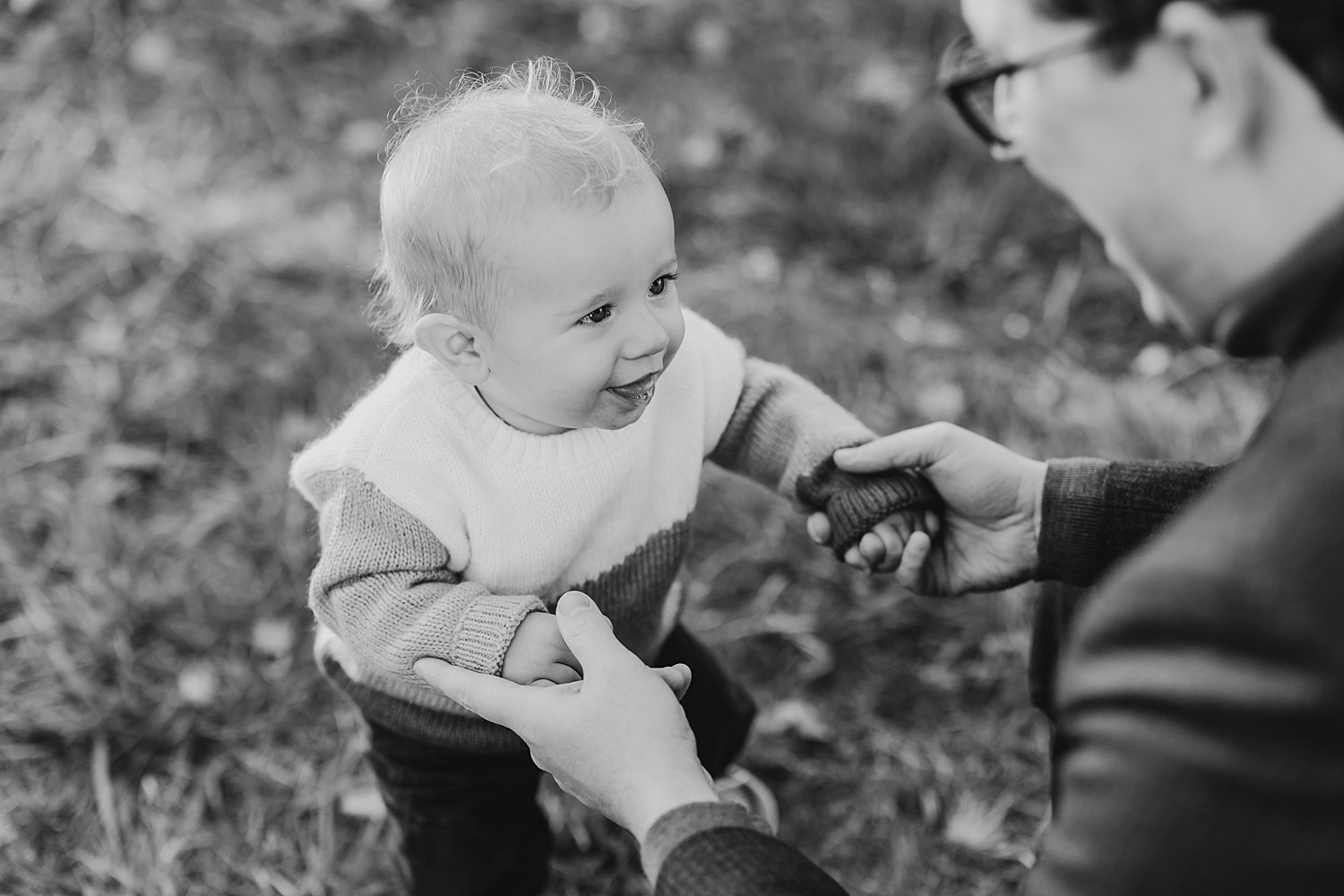 sarah-schmidt-photography-virginia-family-photographer-outdoor-golden-hour-fall-family-midi-session_0019.jpg