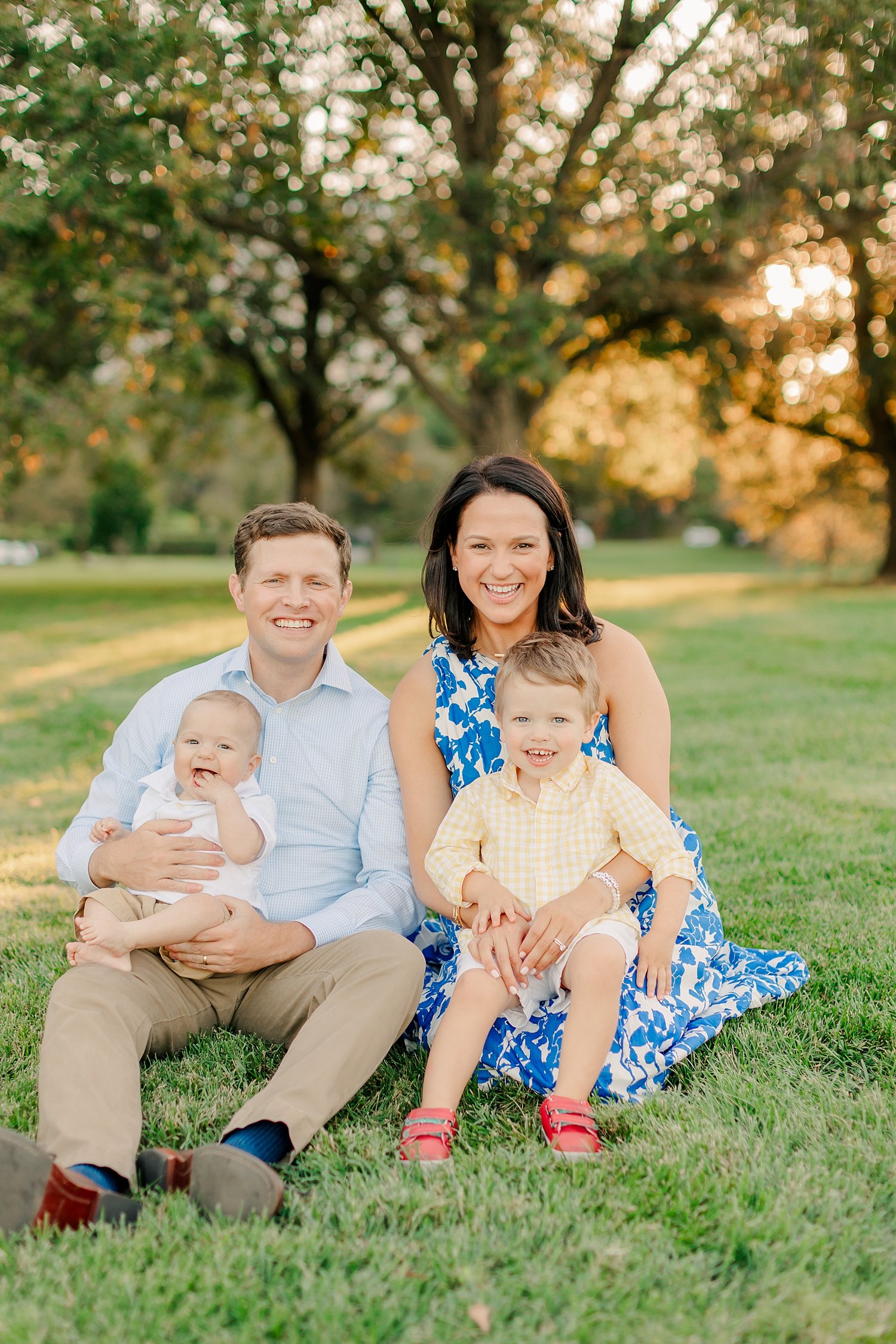 sarah-schmidt-photography-virginia-family-photographer-september-outdoor-family-session-with-drinks_0013.jpg