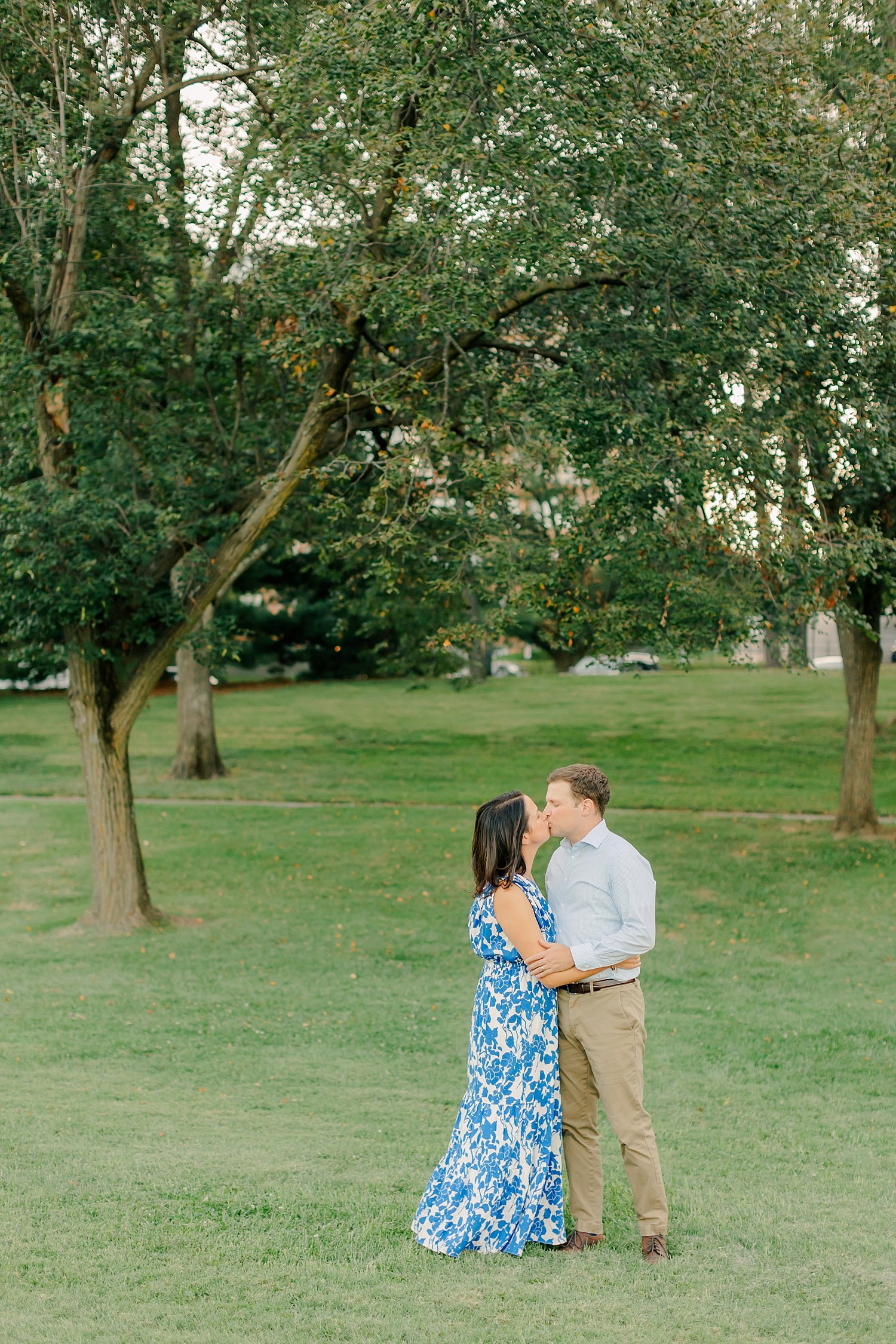 sarah-schmidt-photography-virginia-family-photographer-september-outdoor-family-session-with-drinks_0020.jpg