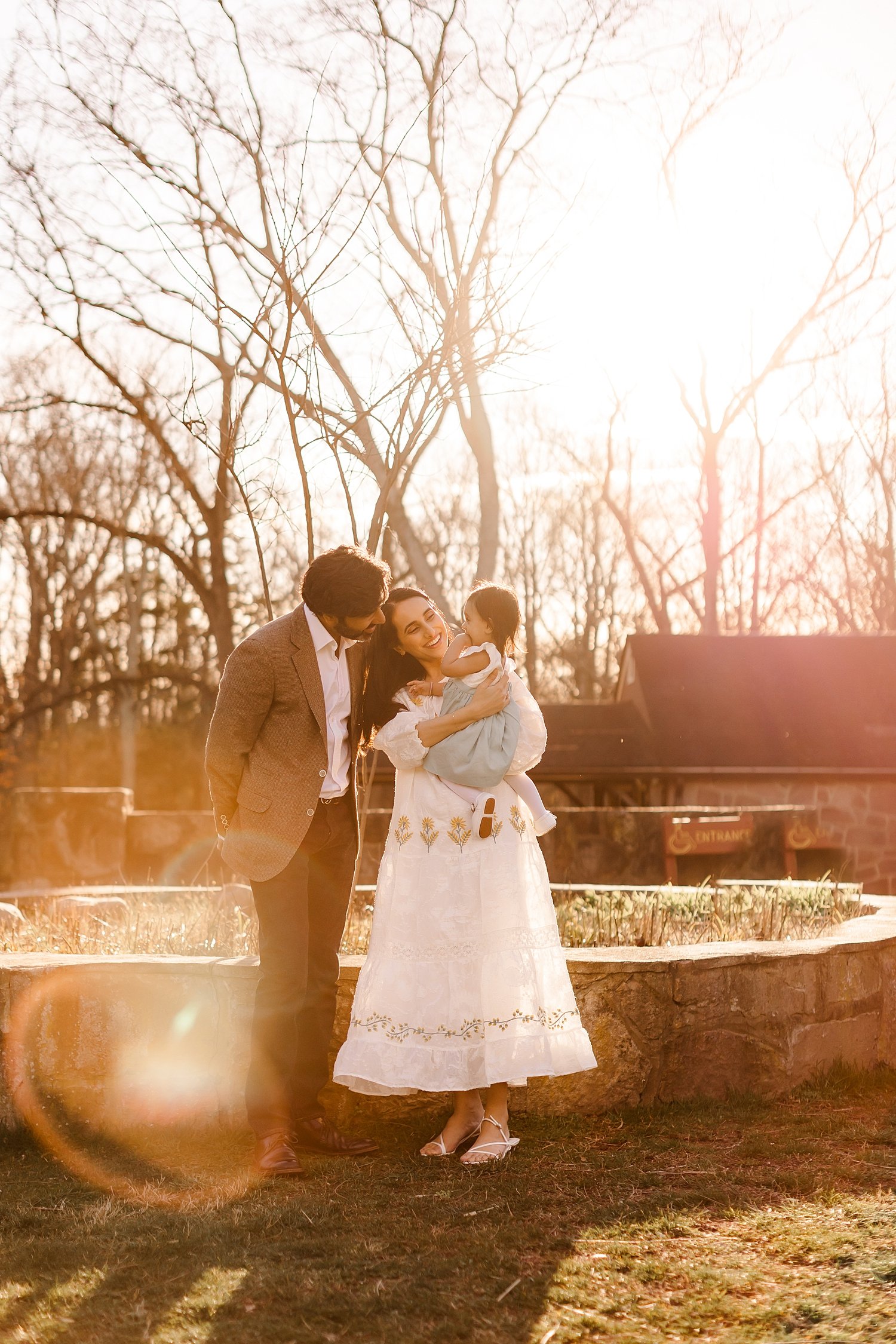 sarah-schmidt-photography-virginia-family-photographer-spring-magnolia-blossom-session_0028.jpg