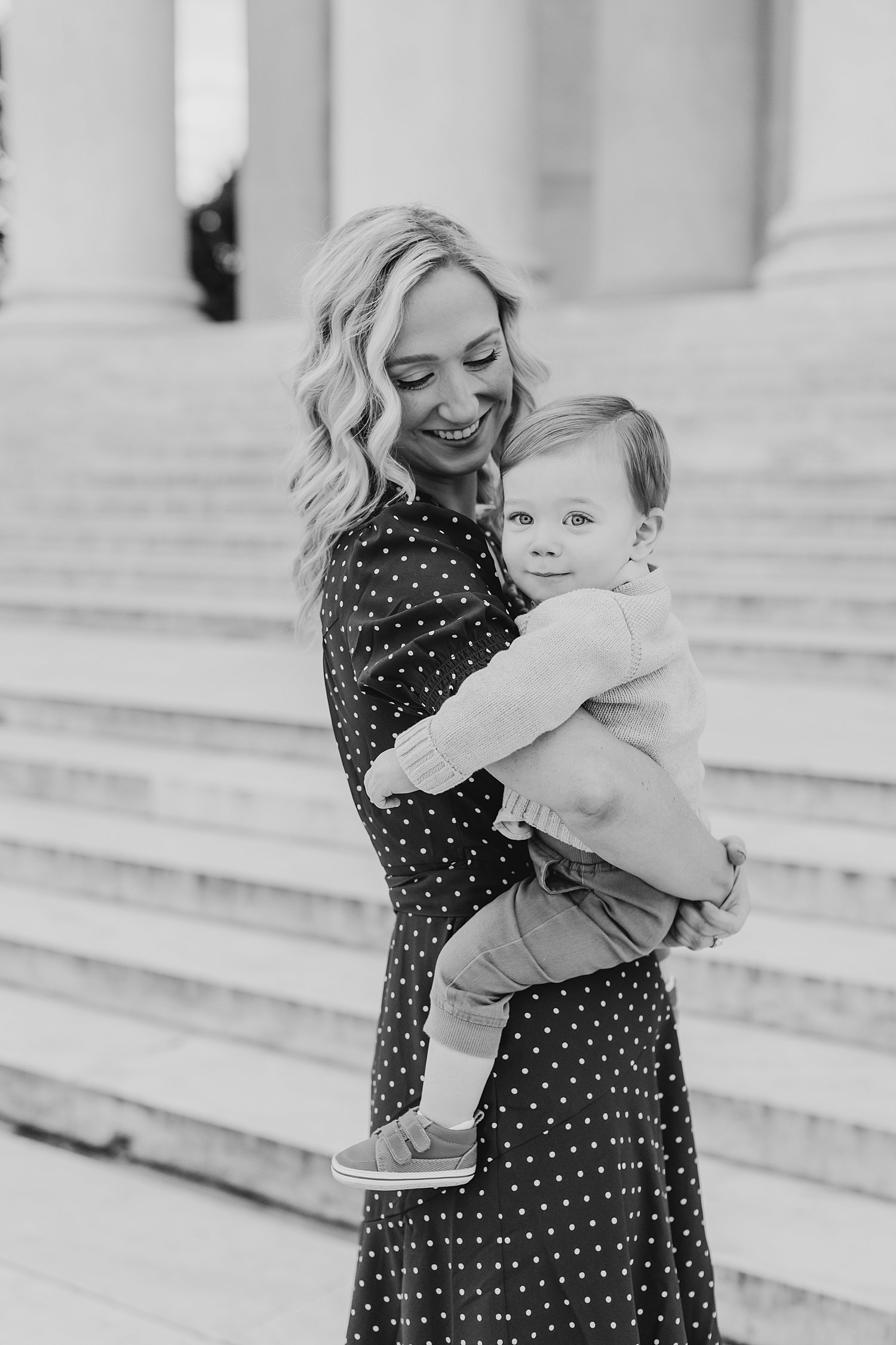 sarah-schmidt-photography-virginia-family-photographer-thomas-jefferson-memorial-midi-family-session_0006.jpg