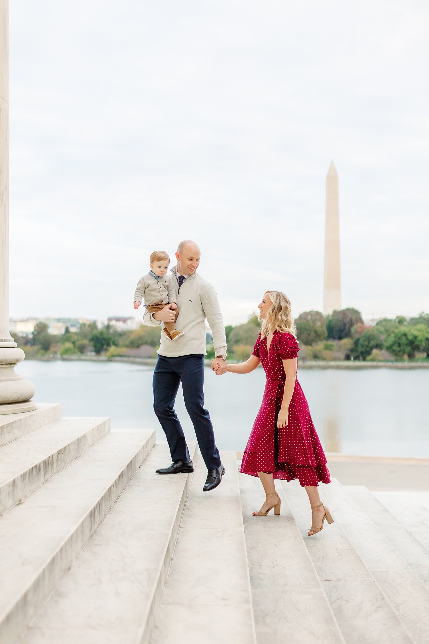 sarah-schmidt-photography-virginia-family-photographer-thomas-jefferson-memorial-midi-family-session_0014.jpg