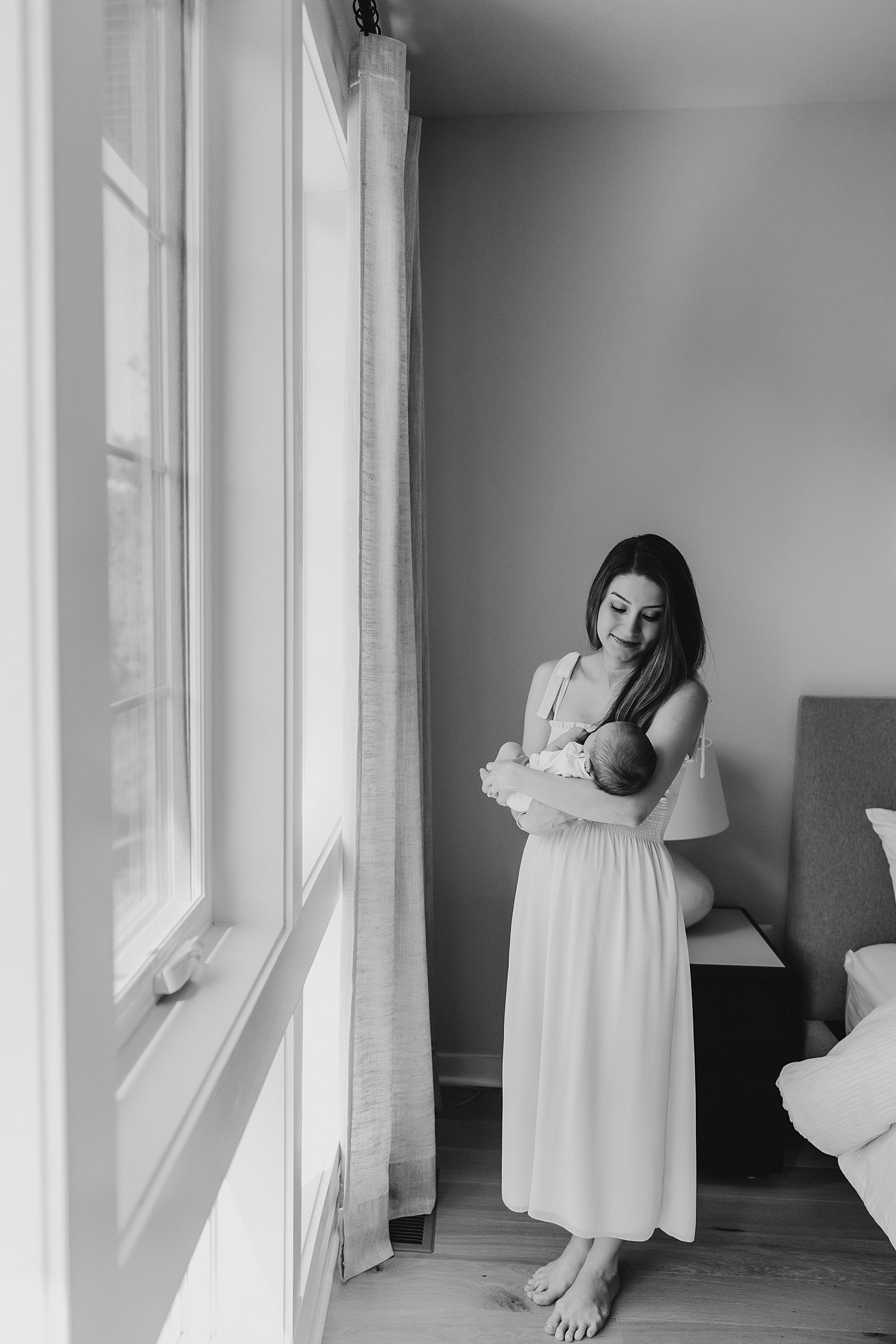 sarah-schmidt-photography-virginia-newborn-photographer-casual-natural-light-in-home-lifestyle-first-time-parent-newborn-session_0066.jpg