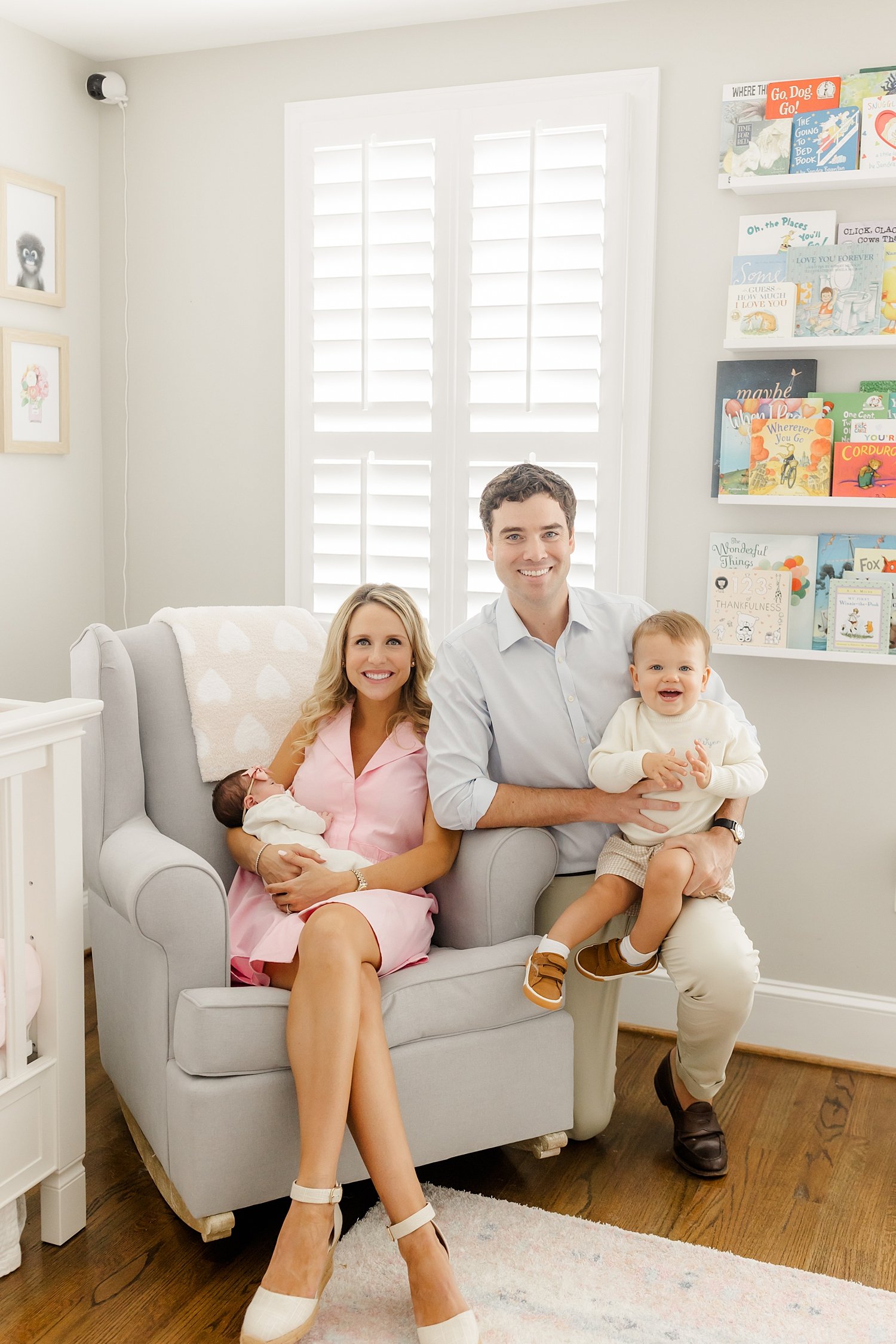 sarah-schmidt-photography-virginia-newborn-photographer-classic-preppy-in-home-newborn-lifestyle-session_0010.jpg