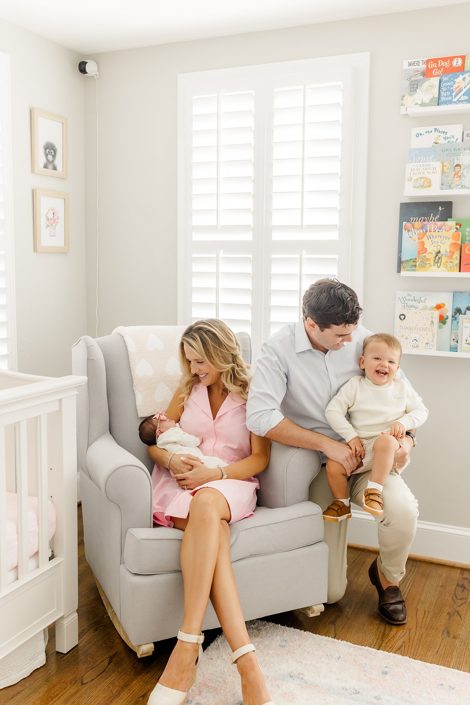 sarah-schmidt-photography-virginia-newborn-photographer-classic-preppy-in-home-newborn-lifestyle-session_0012.jpg