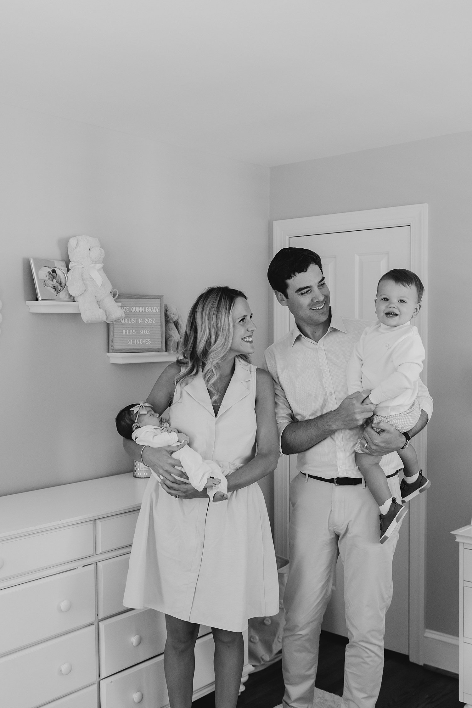 sarah-schmidt-photography-virginia-newborn-photographer-classic-preppy-in-home-newborn-lifestyle-session_0018.jpg