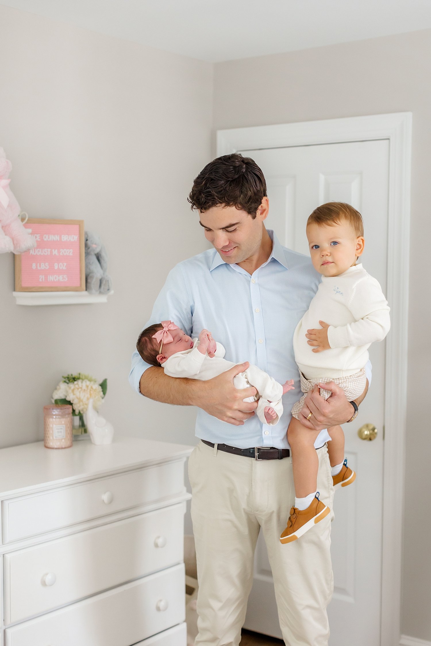 sarah-schmidt-photography-virginia-newborn-photographer-classic-preppy-in-home-newborn-lifestyle-session_0019.jpg