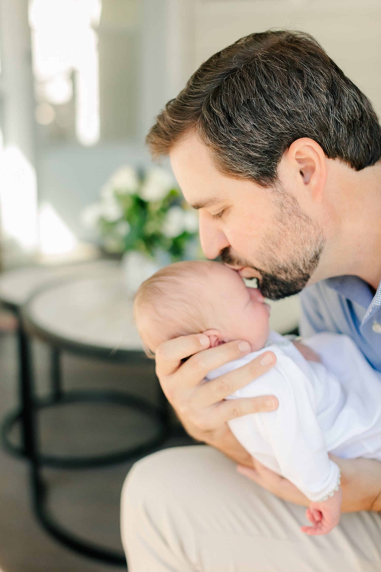 sarah-schmidt-photography-virginia-newborn-photographer-elegant-in-home-lifestyle-newborn-session-with-golden-retriever_0047.jpg