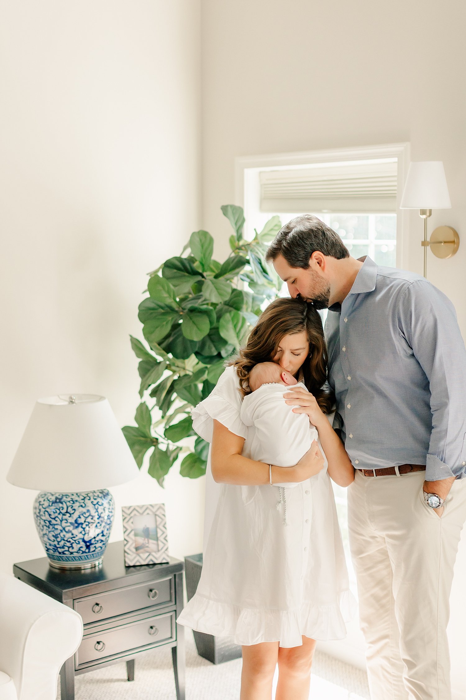 sarah-schmidt-photography-virginia-newborn-photographer-elegant-in-home-lifestyle-newborn-session-with-golden-retriever_0052.jpg