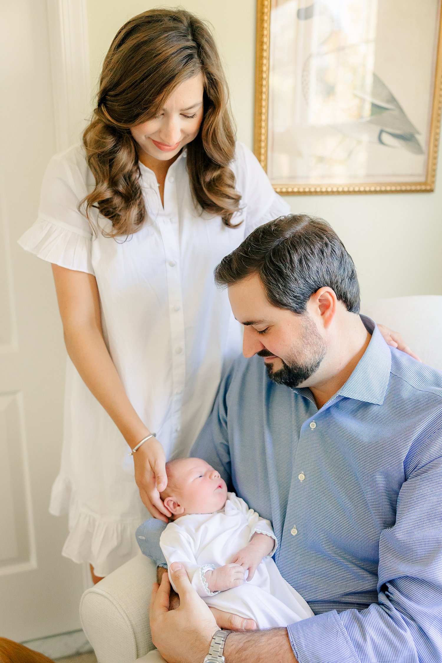 sarah-schmidt-photography-virginia-newborn-photographer-elegant-in-home-lifestyle-newborn-session-with-golden-retriever_0011.jpg