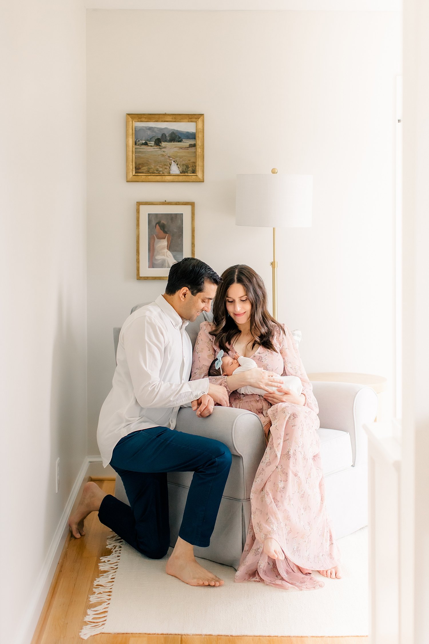 sarah-schmidt-photography-virginia-newborn-photographer-in-home-lifestyle-newborn-session-second-daughter-girls_0043.jpg