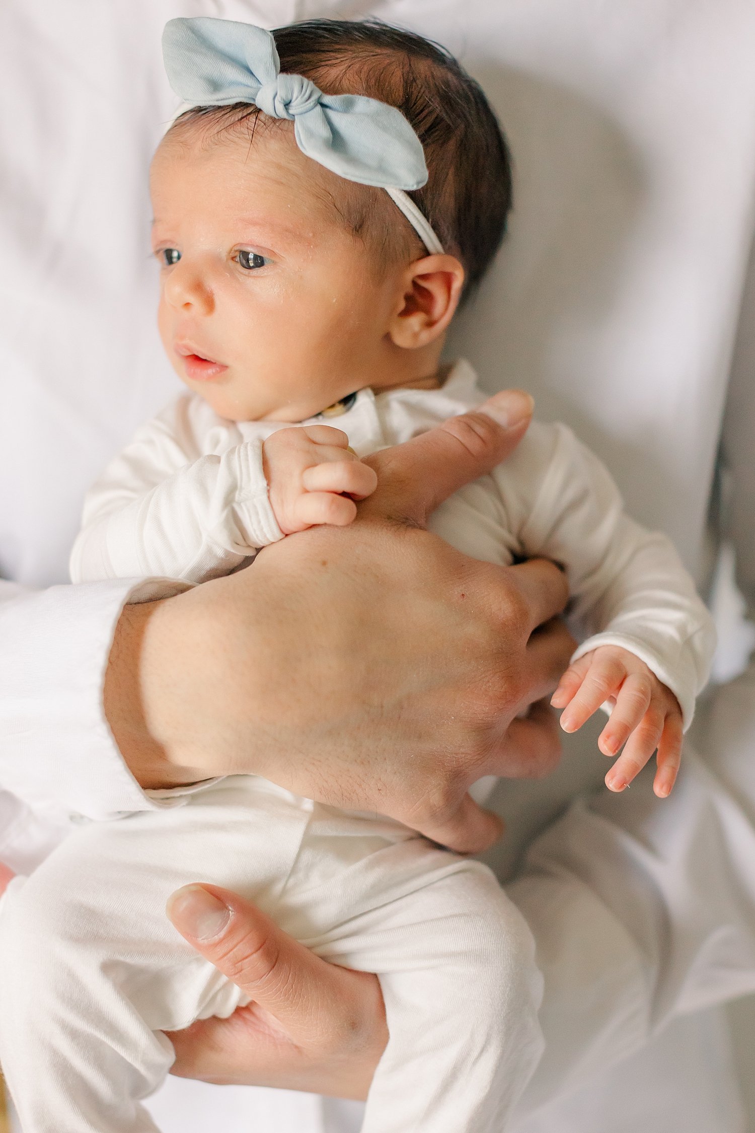 sarah-schmidt-photography-virginia-newborn-photographer-in-home-lifestyle-newborn-session-second-daughter-girls_0025.jpg