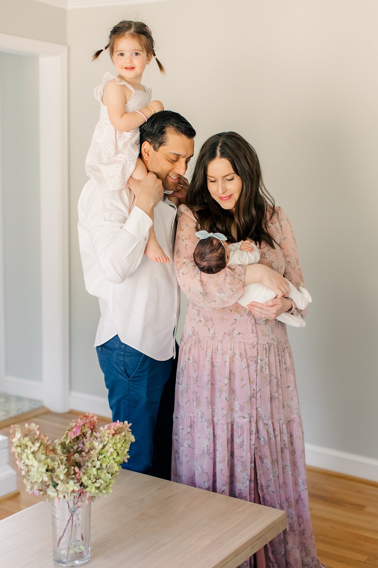 sarah-schmidt-photography-virginia-newborn-photographer-in-home-lifestyle-newborn-session-second-daughter-girls_0035.jpg