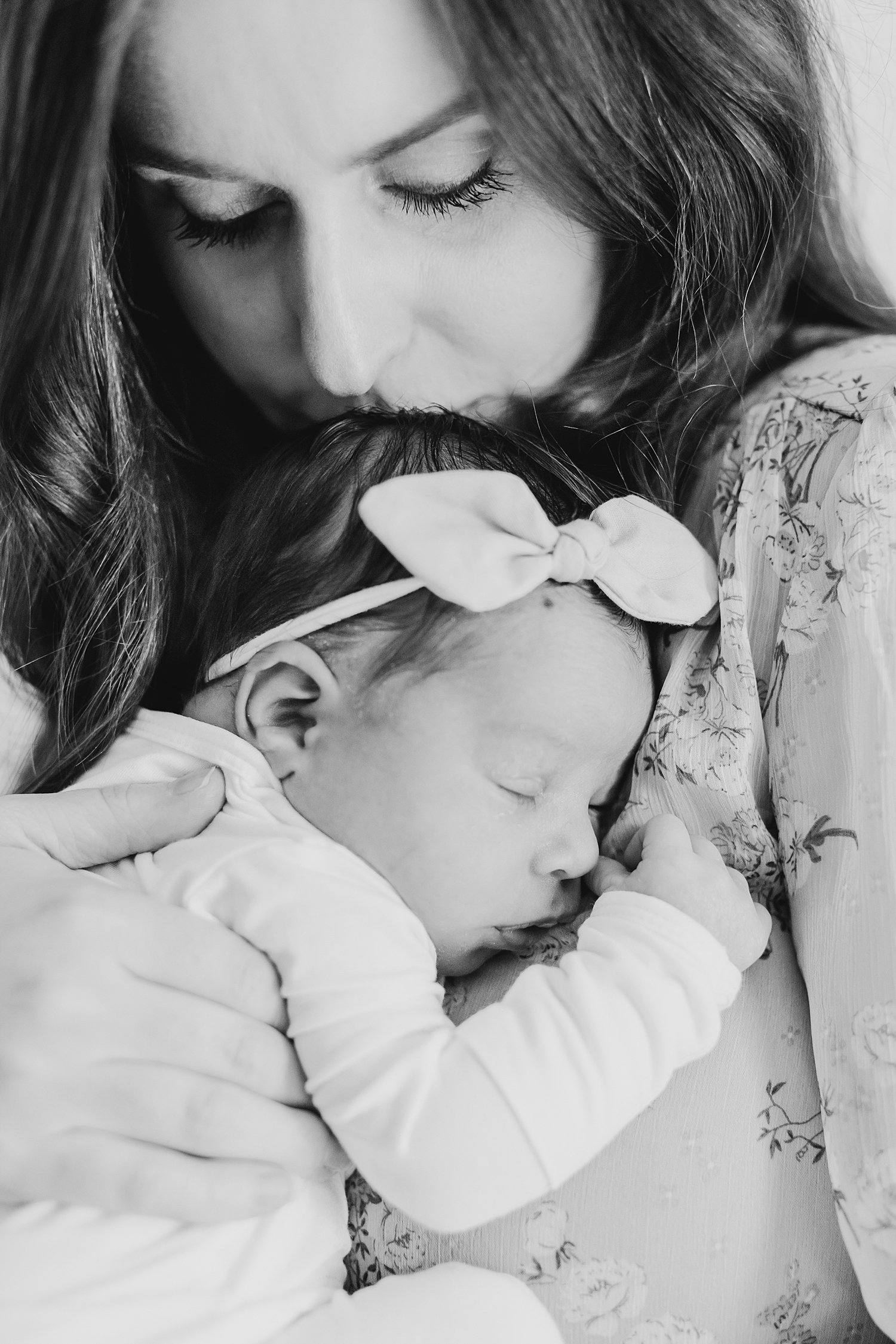 sarah-schmidt-photography-virginia-newborn-photographer-in-home-lifestyle-newborn-session-second-daughter-girls_0039.jpg