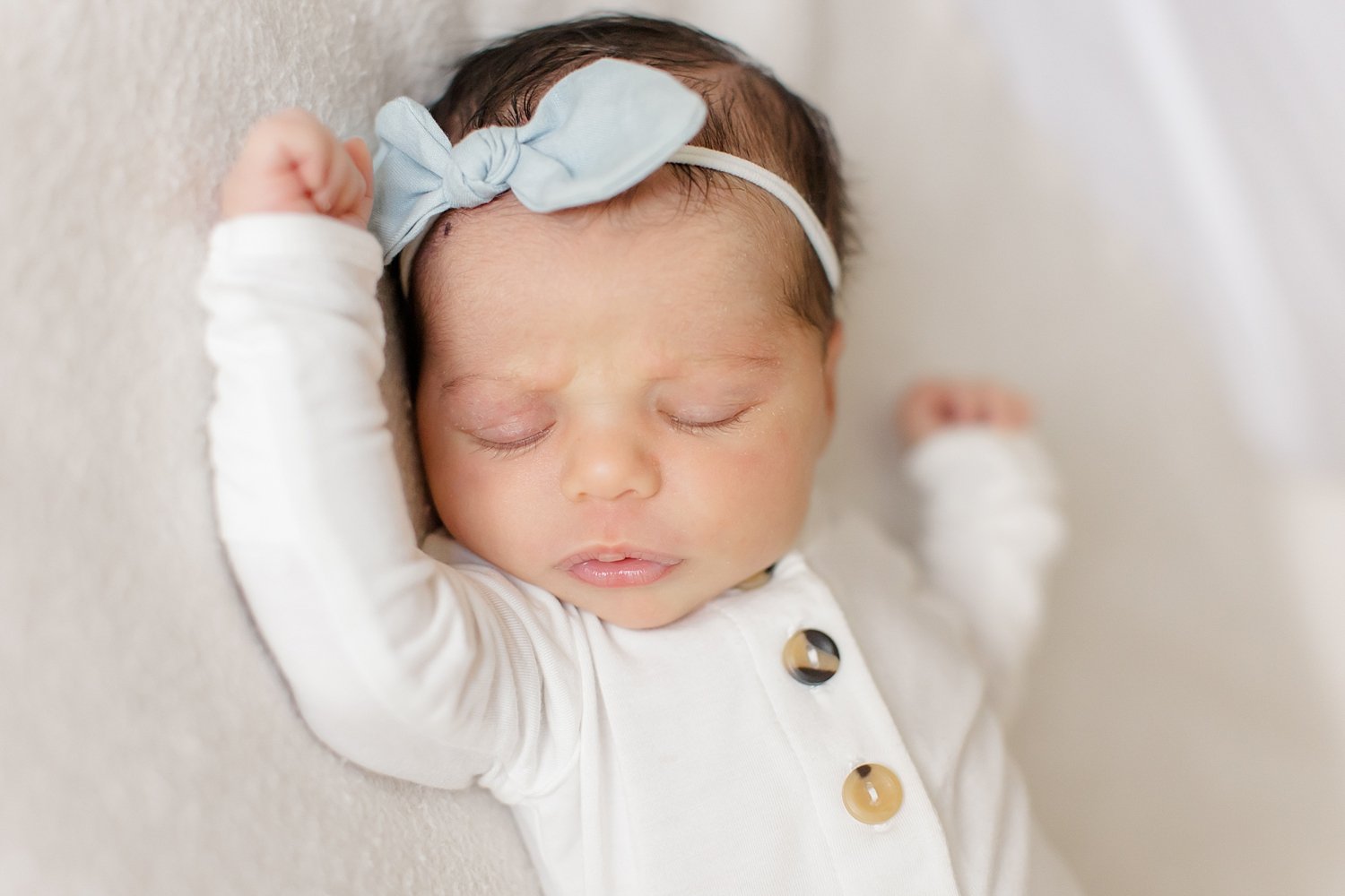 sarah-schmidt-photography-virginia-newborn-photographer-in-home-lifestyle-newborn-session-second-daughter-girls_0045.jpg