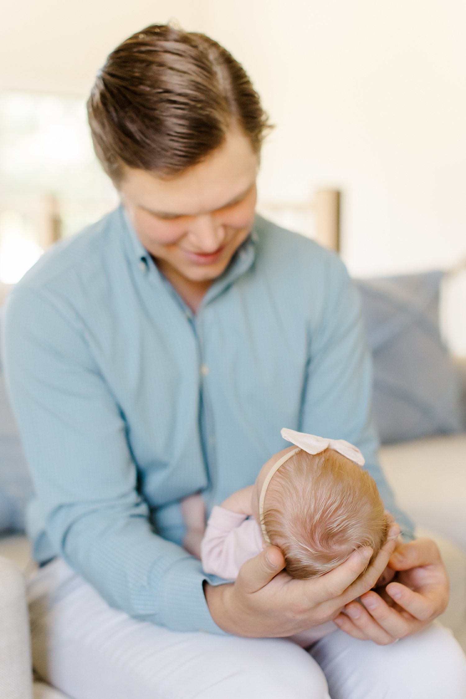 sarah-schmidt-photography-virginia-newborn-photographer-in-home-lifestyle-newborn-session-with-third-child_0010.jpg