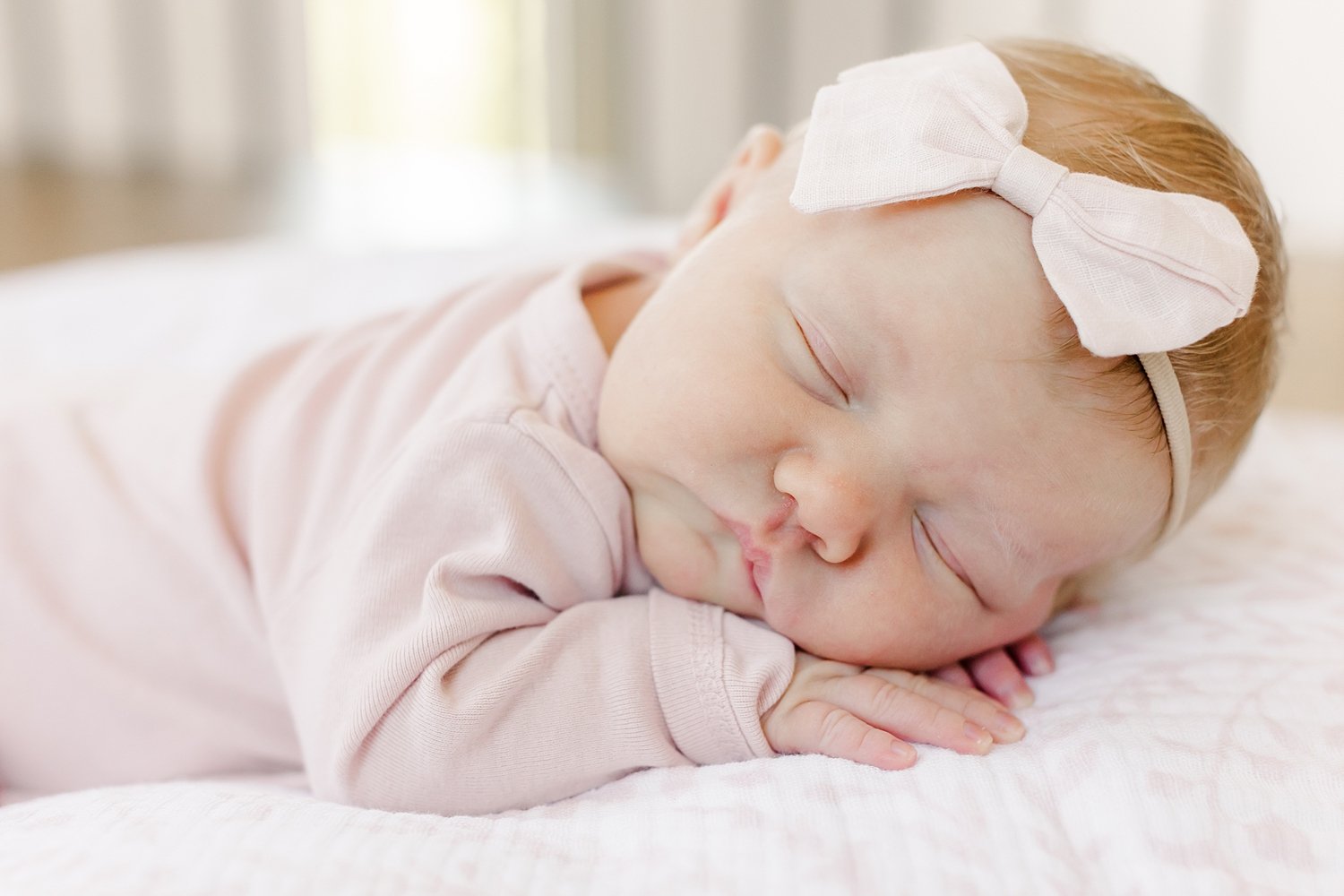 sarah-schmidt-photography-virginia-newborn-photographer-in-home-lifestyle-newborn-session-with-third-child_0033.jpg