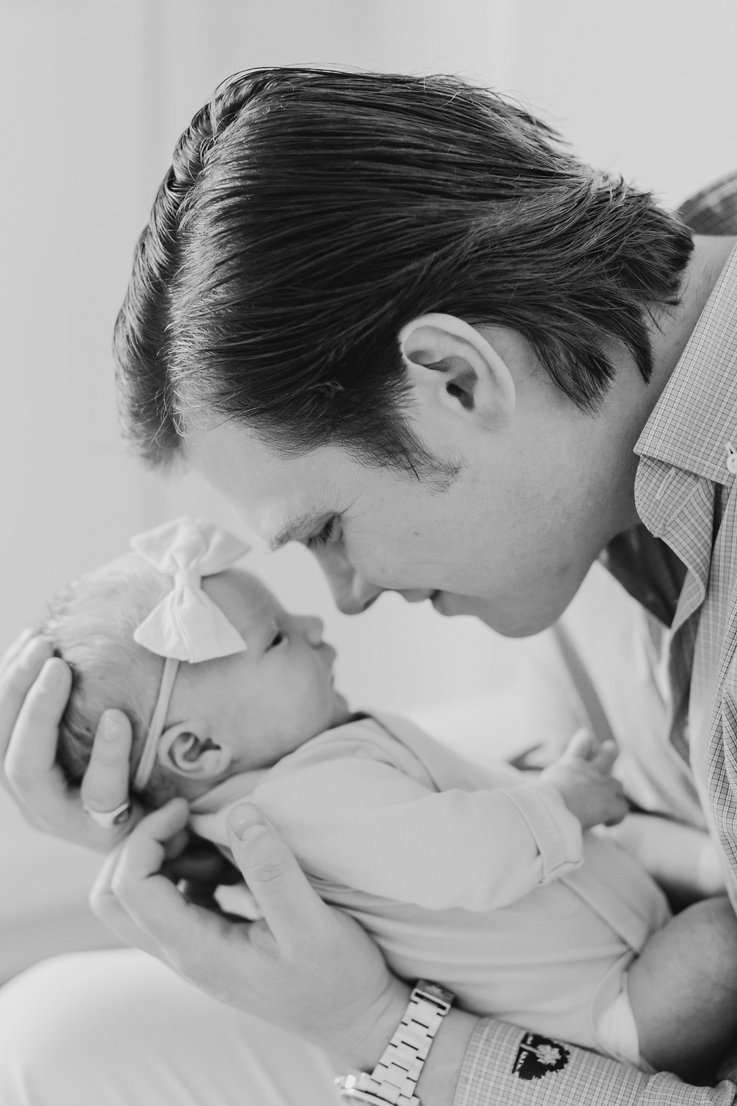 sarah-schmidt-photography-virginia-newborn-photographer-in-home-lifestyle-newborn-session-with-third-child_0013.jpg