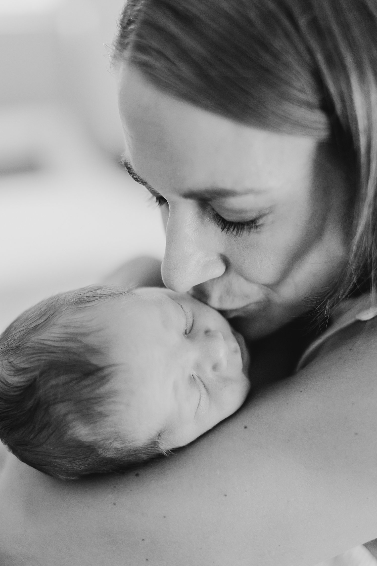 sarah-schmidt-photography-virginia-newborn-photographer-in-home-newborn-boy-session-with-siblings_0048.jpg