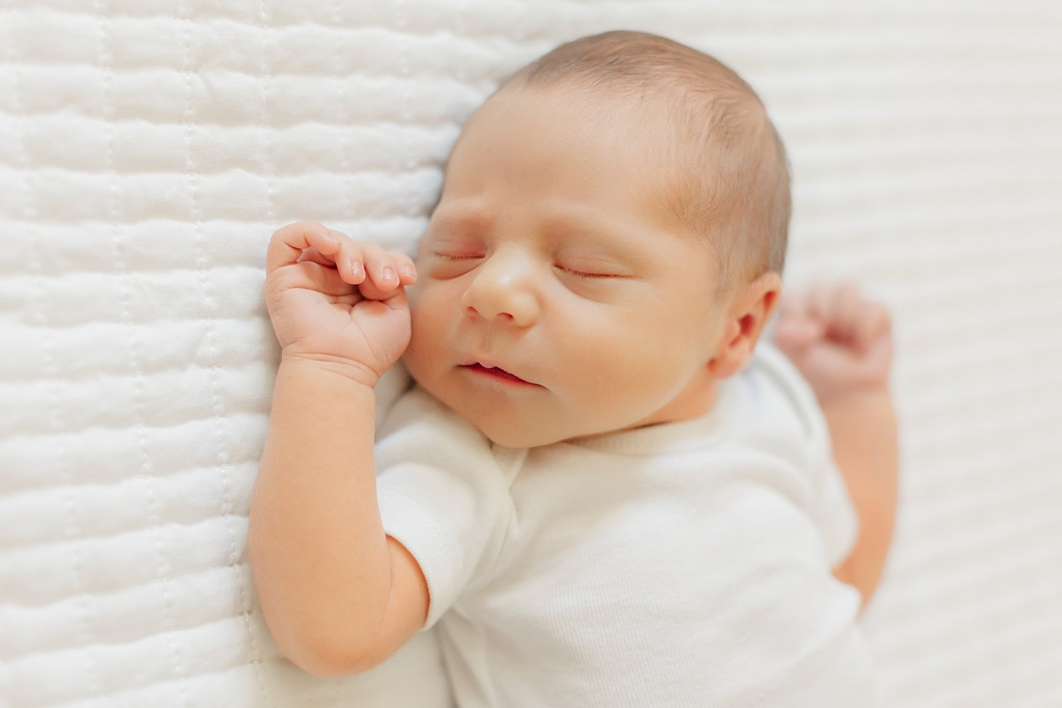 sarah-schmidt-photography-virginia-newborn-photographer-in-home-newborn-boy-session-with-siblings_0038.jpg