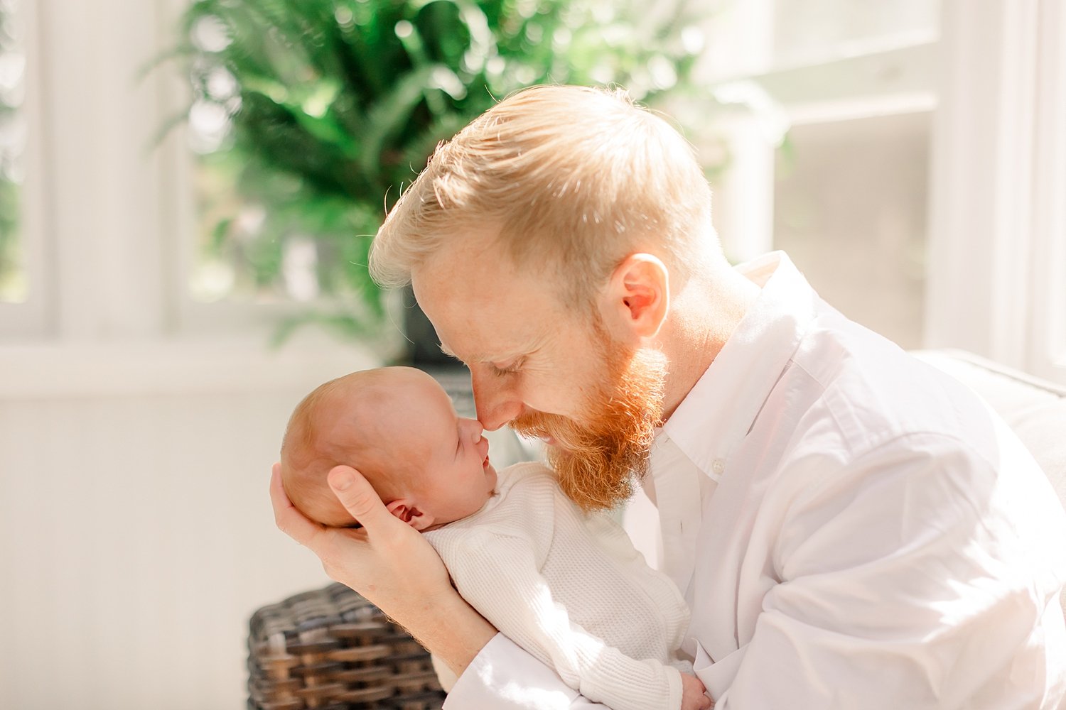 sarah-schmidt-photography-virginia-newborn-photographer-natural-light-in-home-newborn-girl-session_0036.jpg