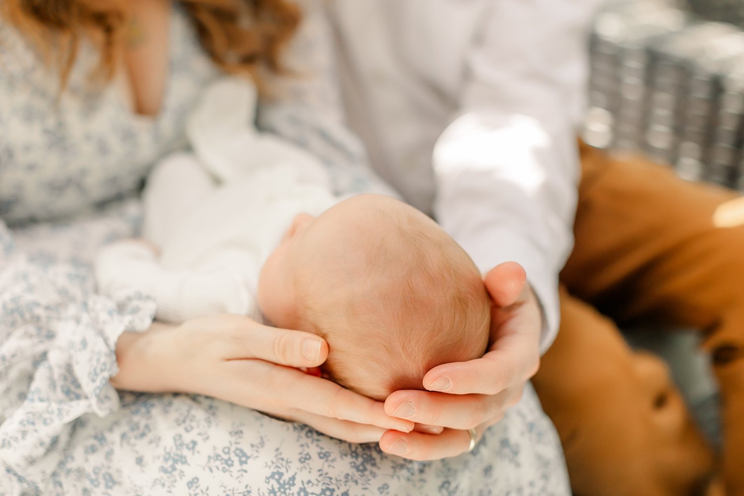 sarah-schmidt-photography-virginia-newborn-photographer-natural-light-in-home-newborn-girl-session_0045.jpg