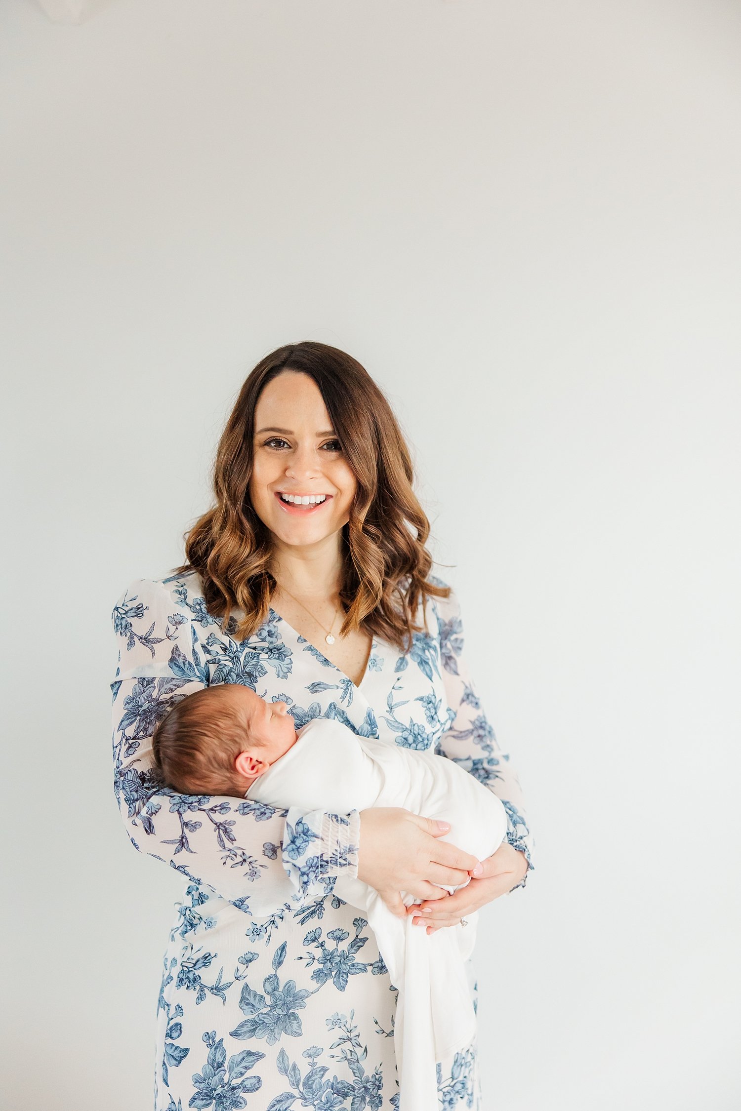 sarah-schmidt-photography-virginia-newborn-photographer-newborn-studio-session-natural-light_0014.jpg